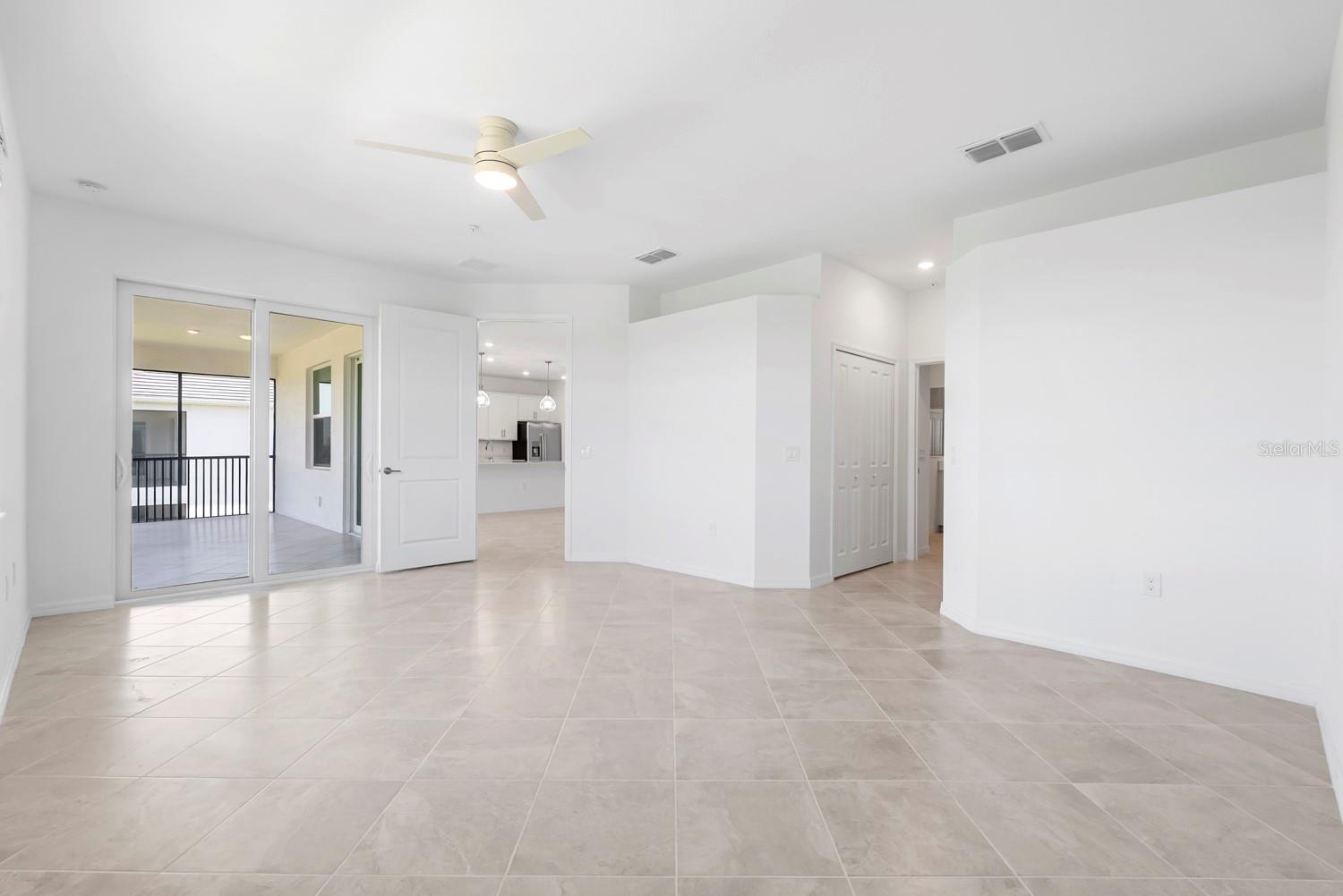 Image 15 of 41 For 15182 Bluffton Lane 1622