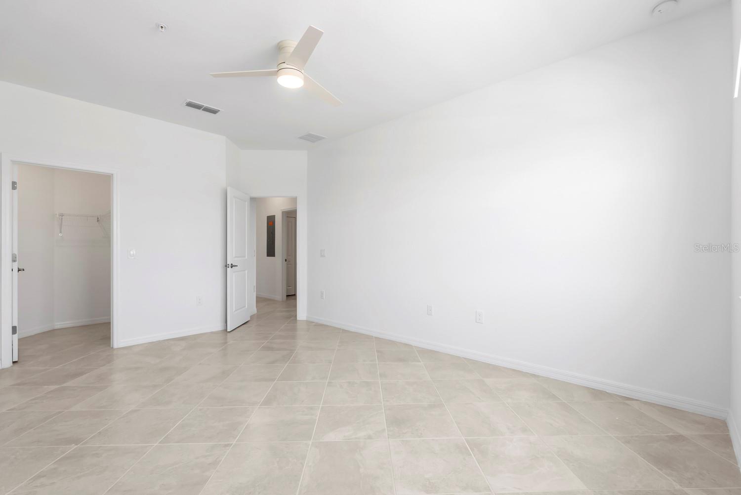 Image 20 of 41 For 15182 Bluffton Lane 1622