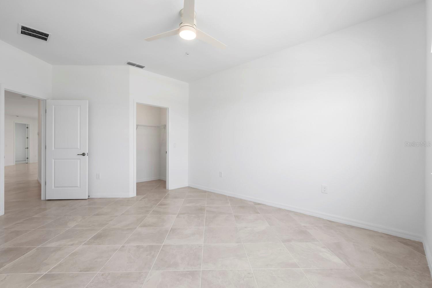 Image 21 of 41 For 15182 Bluffton Lane 1622