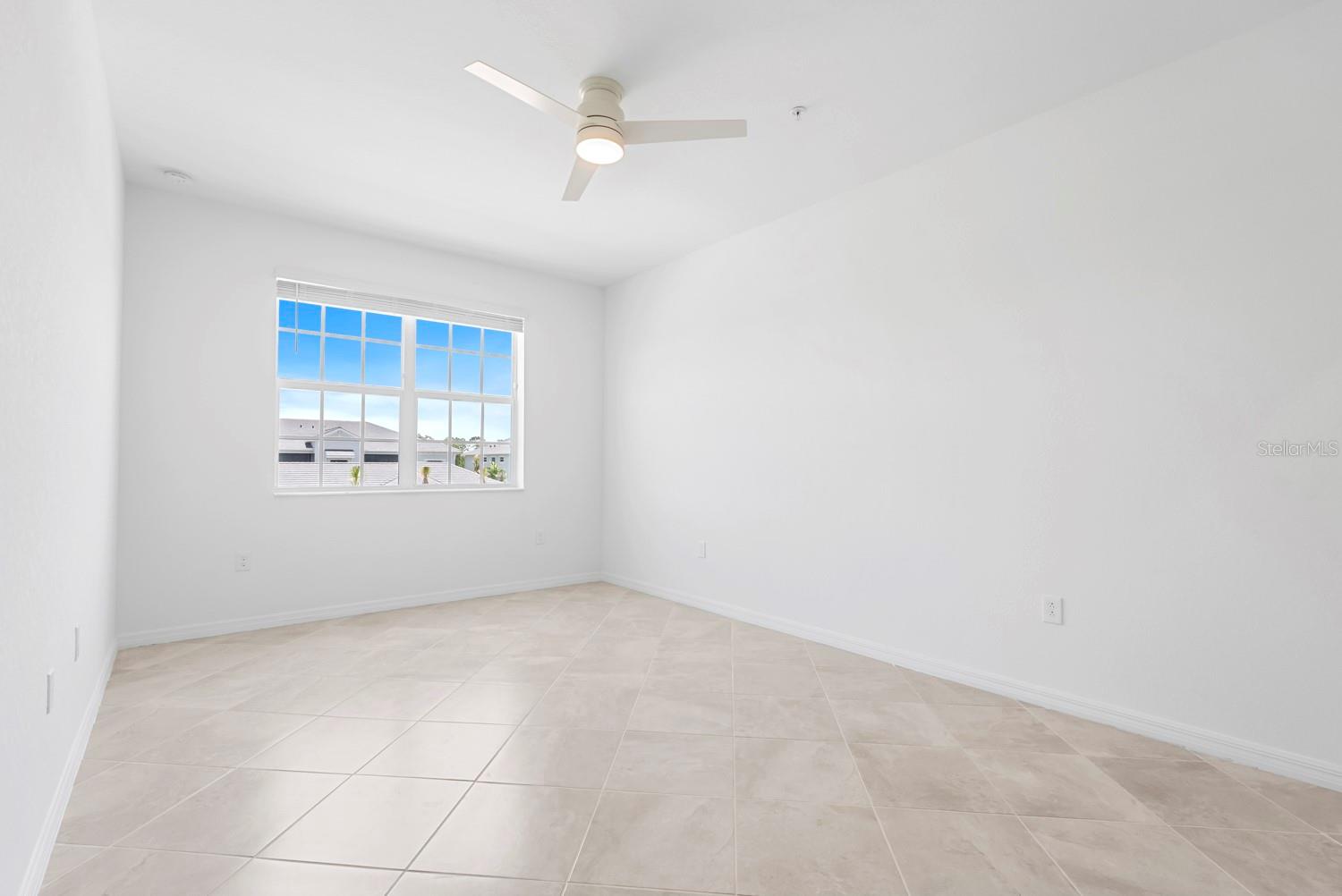 Image 22 of 41 For 15182 Bluffton Lane 1622