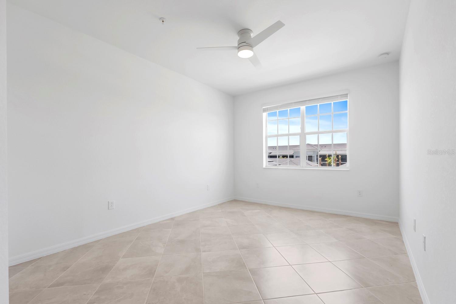 Image 23 of 41 For 15182 Bluffton Lane 1622