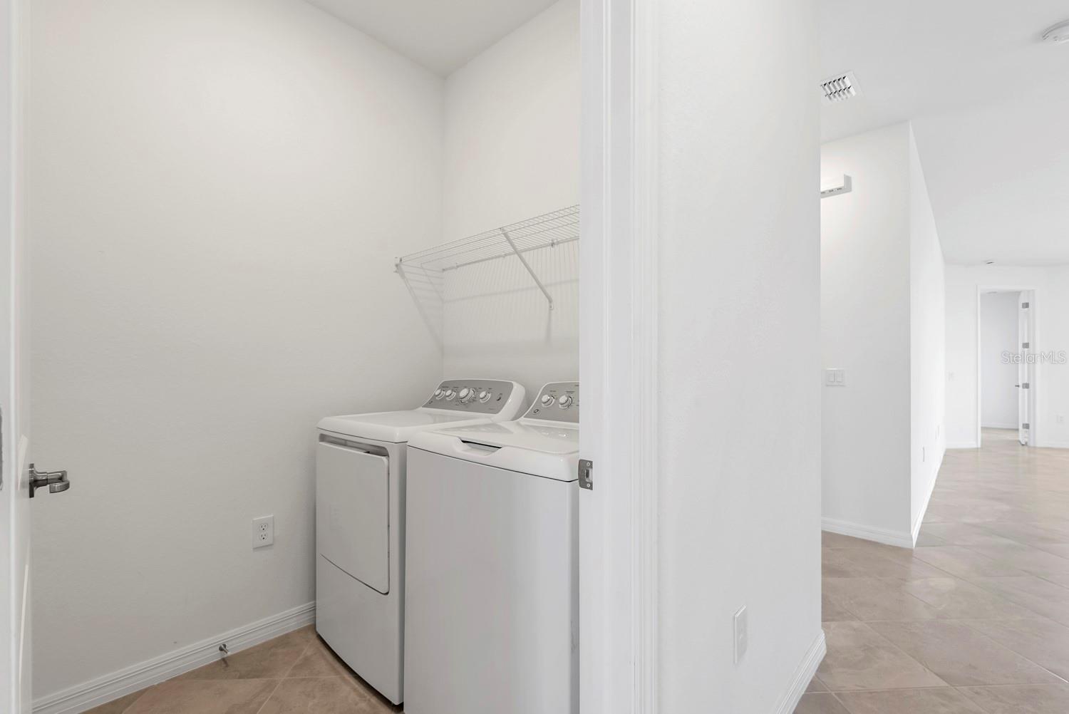 Image 26 of 41 For 15182 Bluffton Lane 1622