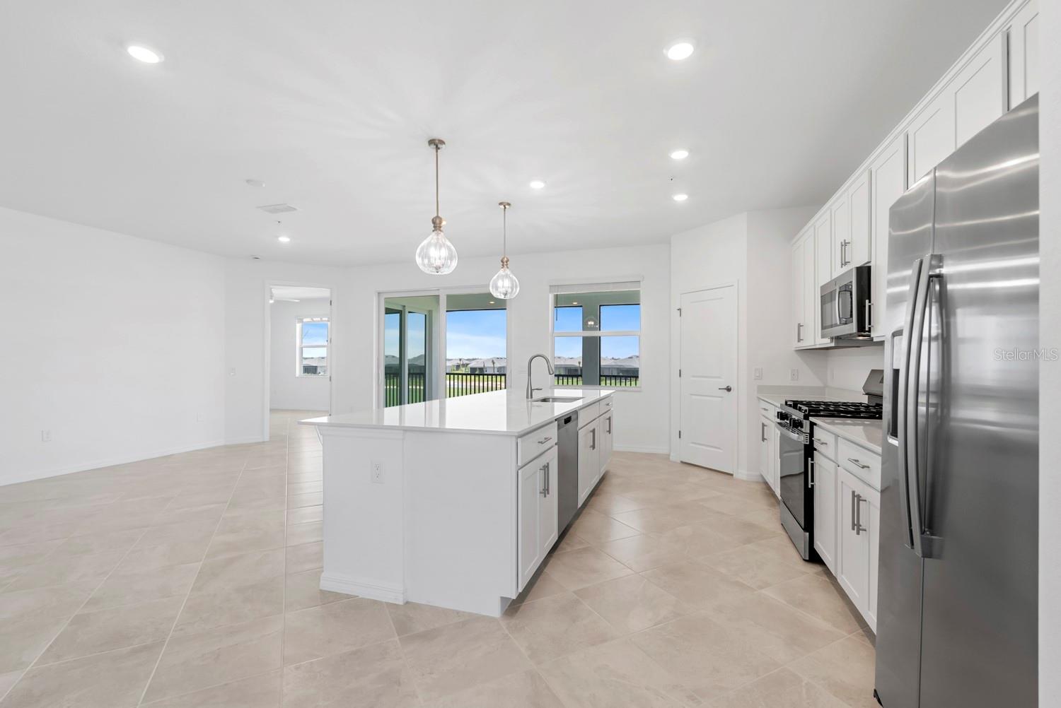 Image 7 of 41 For 15182 Bluffton Lane 1622