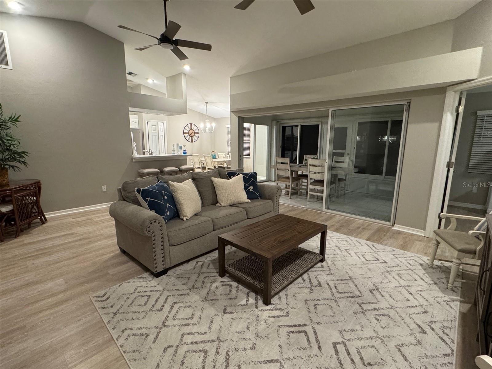 Image 8 of 32 For 12454 Kingsway Circle 202