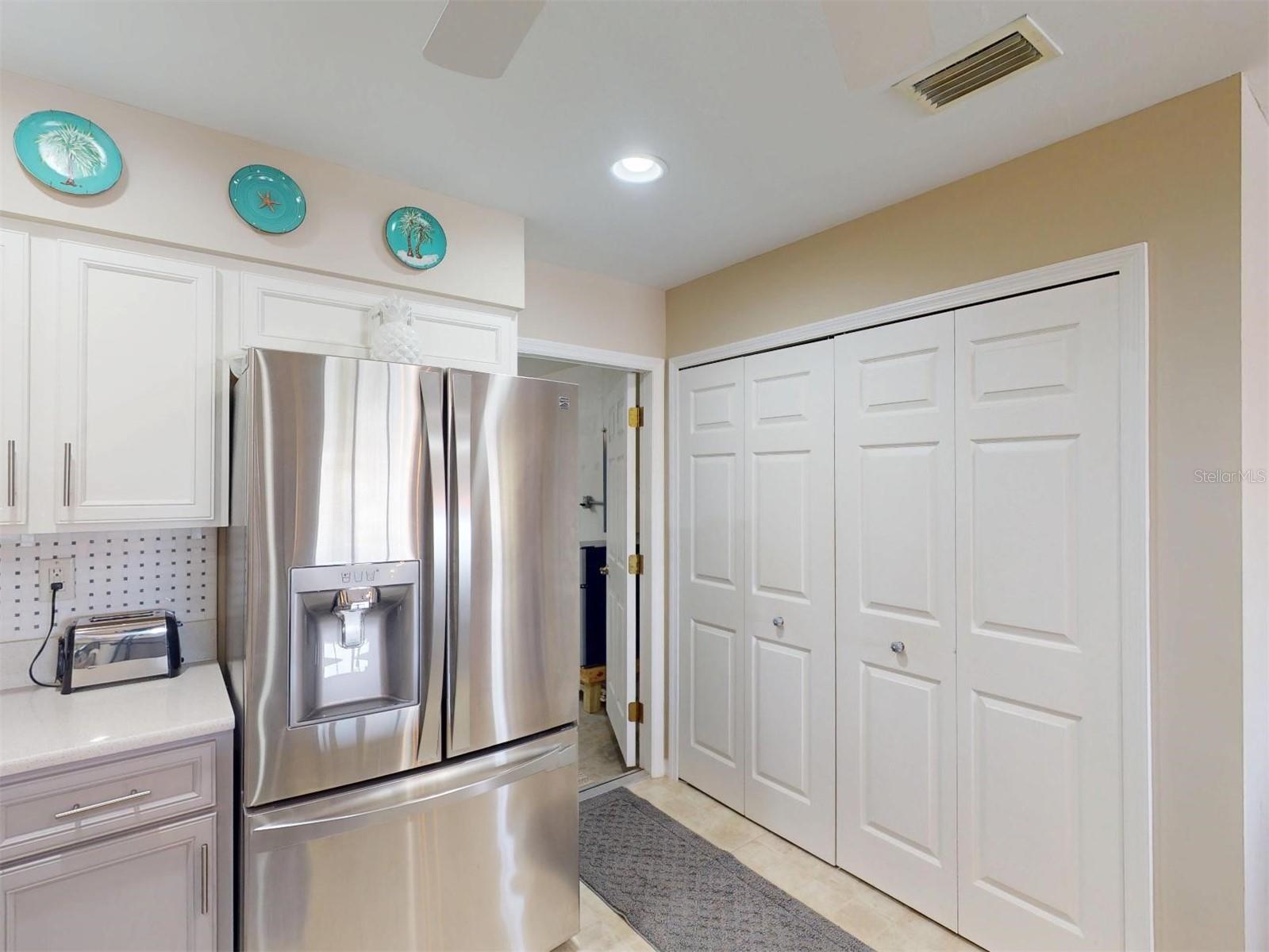 Image 19 of 62 For 26333 Nadir Road 111