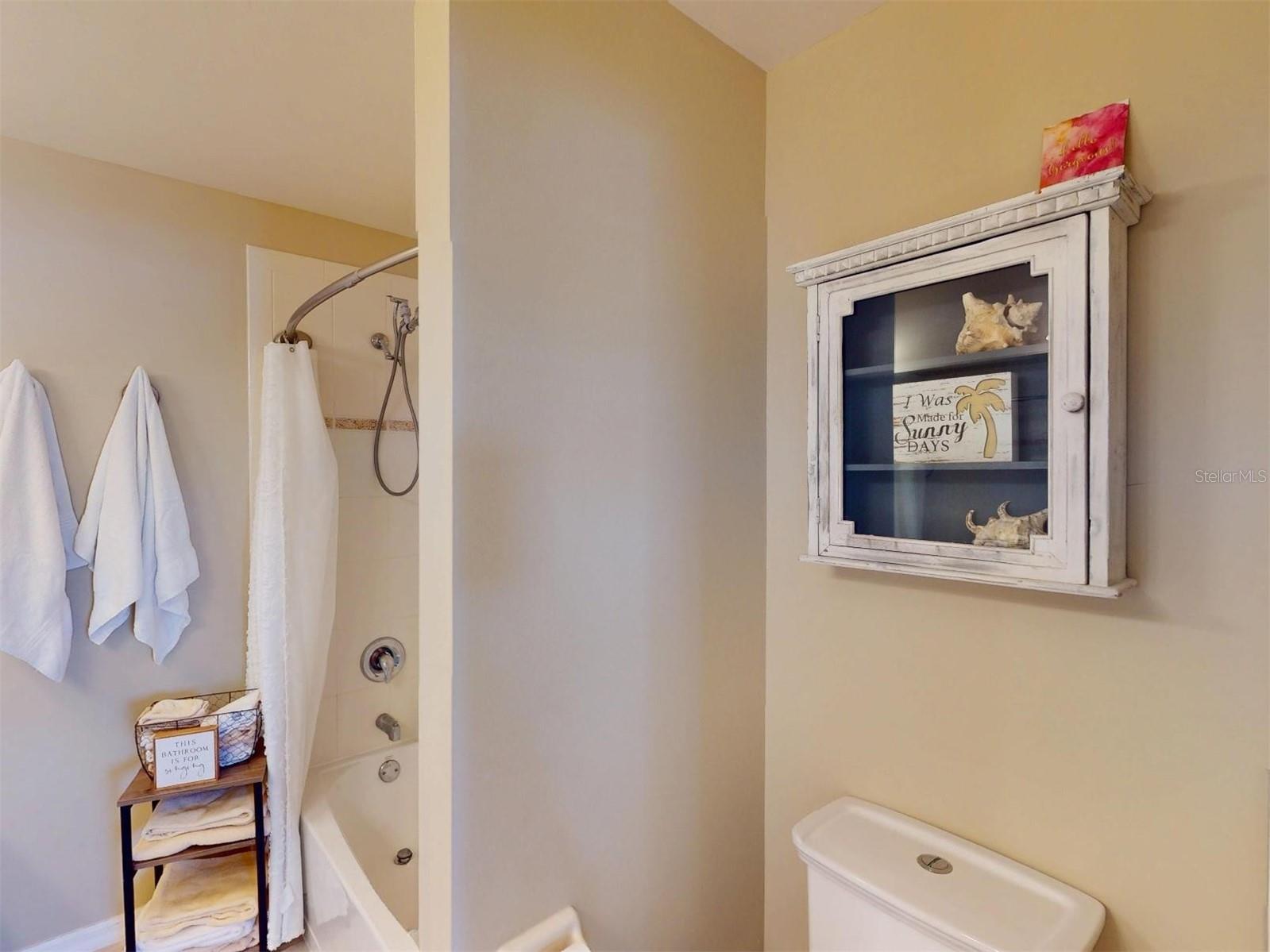 Image 40 of 62 For 26333 Nadir Road 111