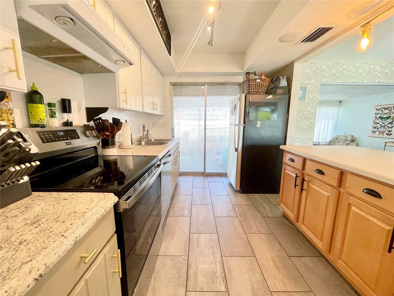 Image 17 of 21 For 3122 Scranton Street