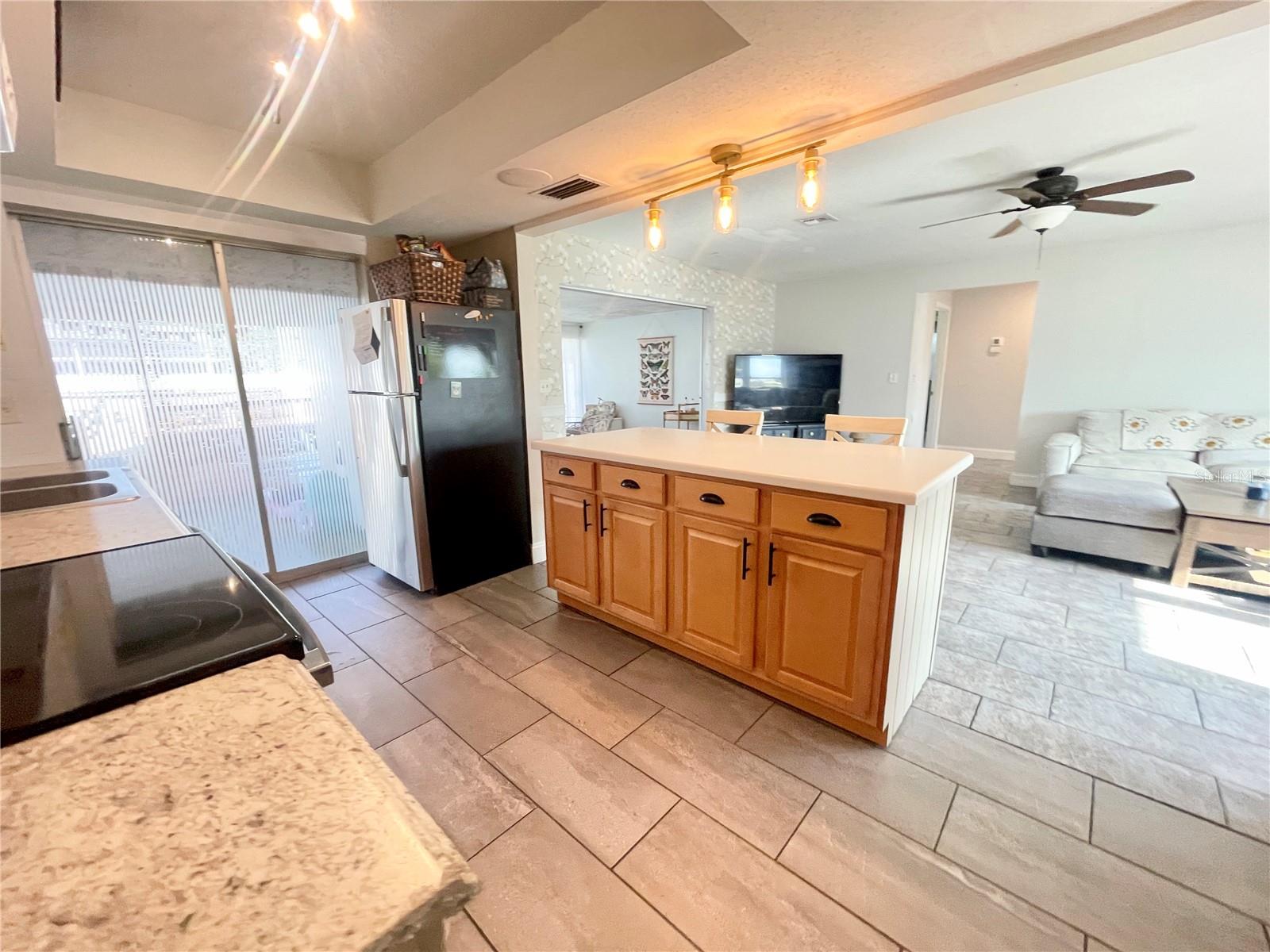 Image 18 of 21 For 3122 Scranton Street