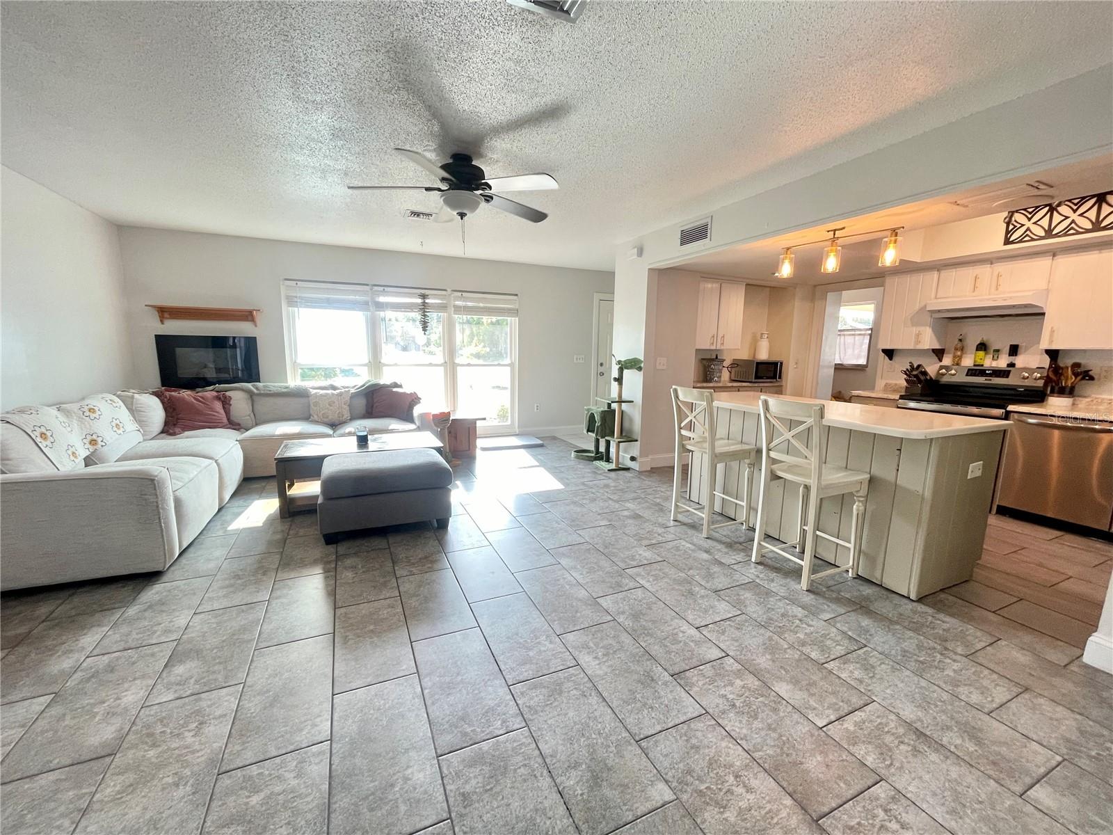 Image 4 of 21 For 3122 Scranton Street