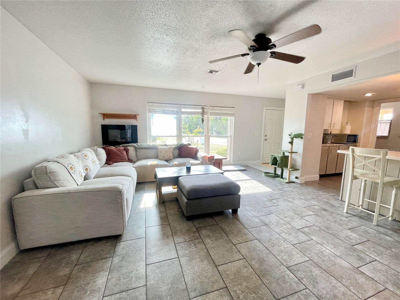 Image 5 of 21 For 3122 Scranton Street