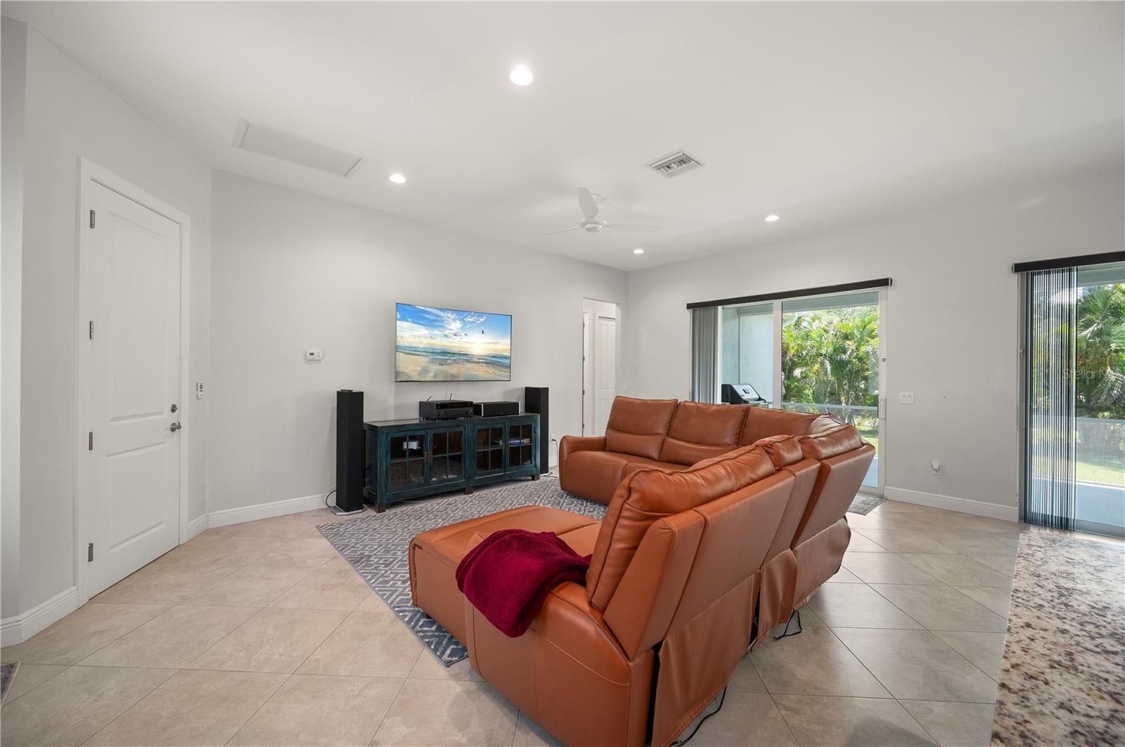 Image 11 of 57 For 3302 Palm Drive