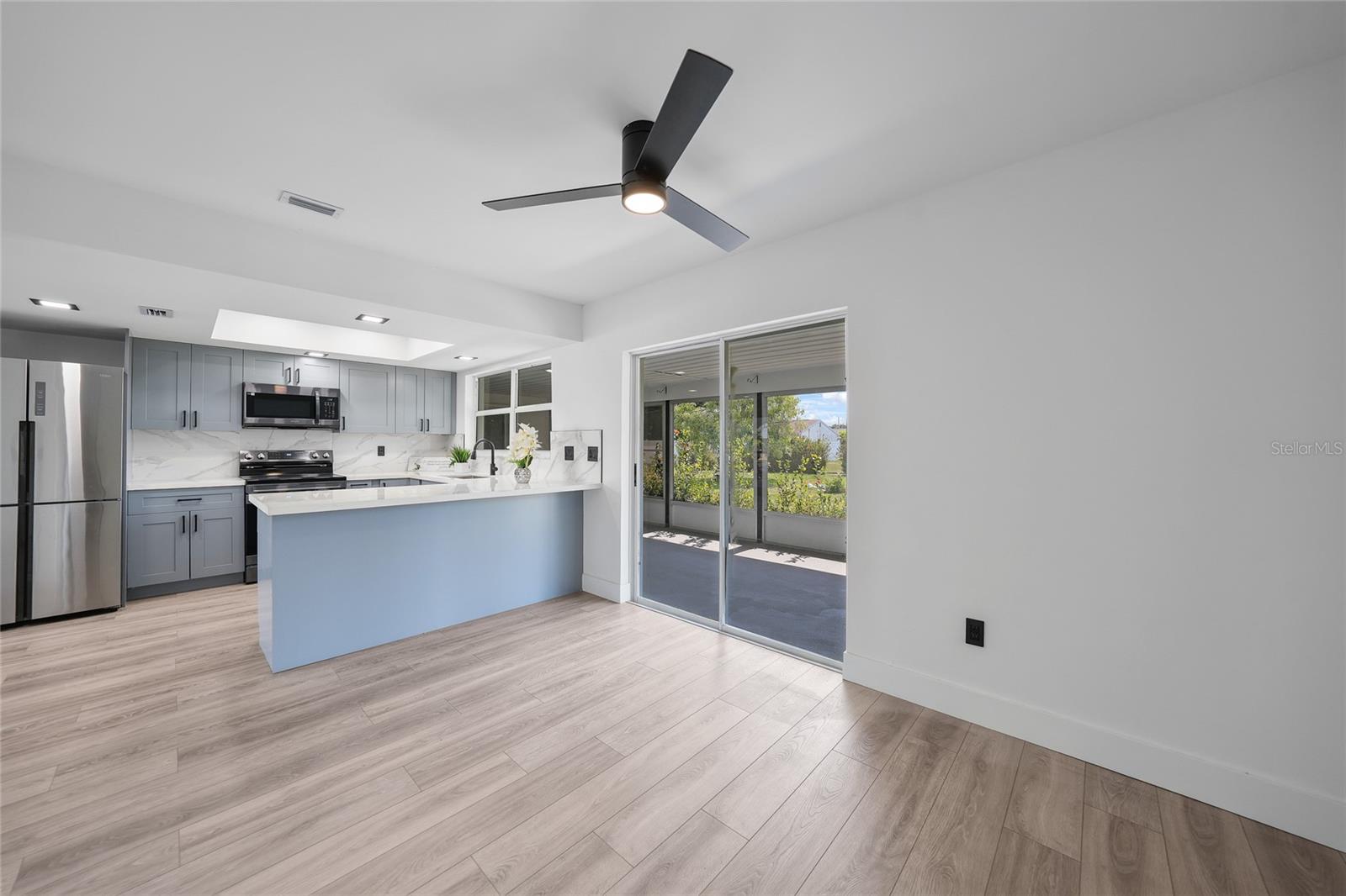Image 13 of 36 For 2166 Beacon Drive