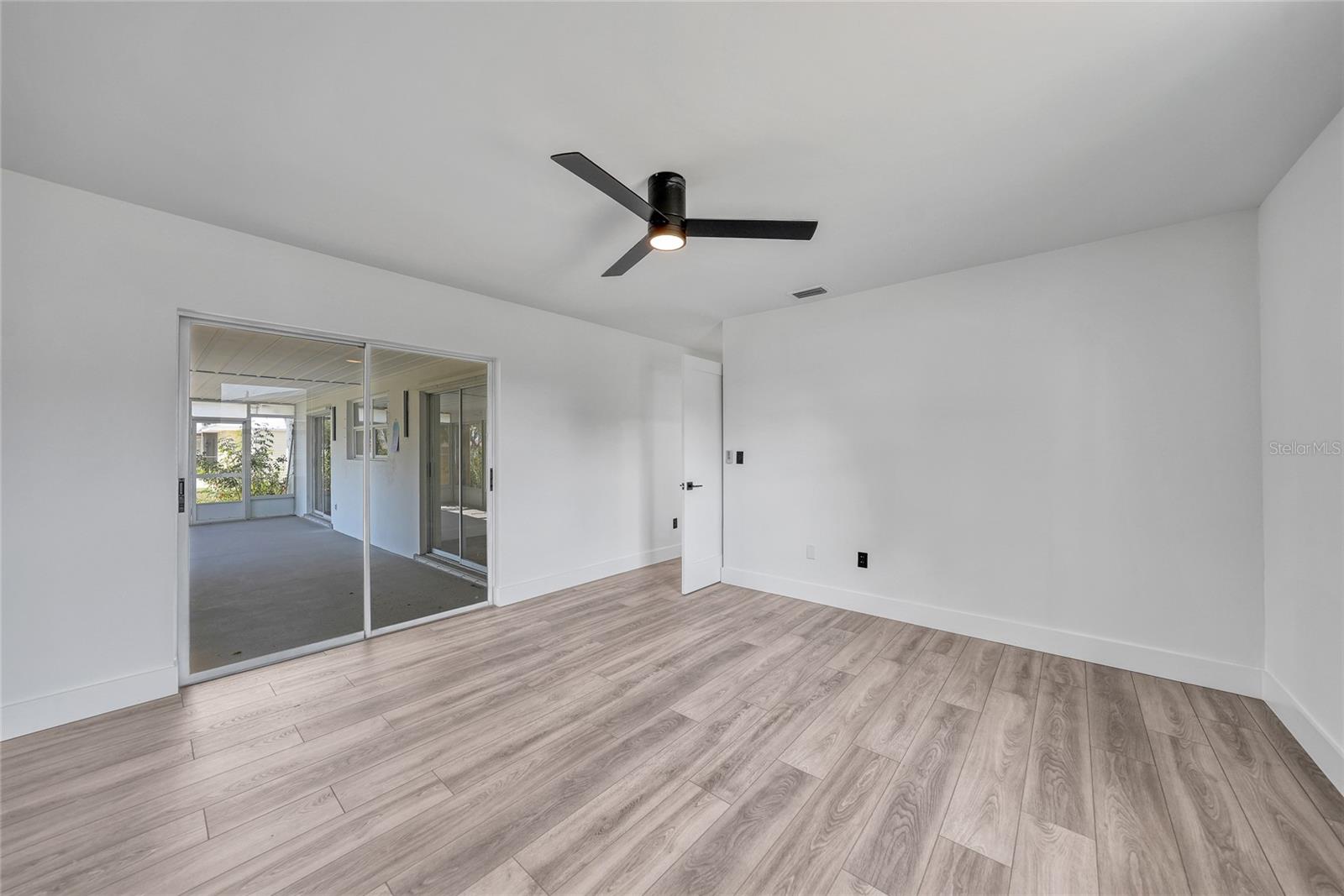 Image 14 of 36 For 2166 Beacon Drive
