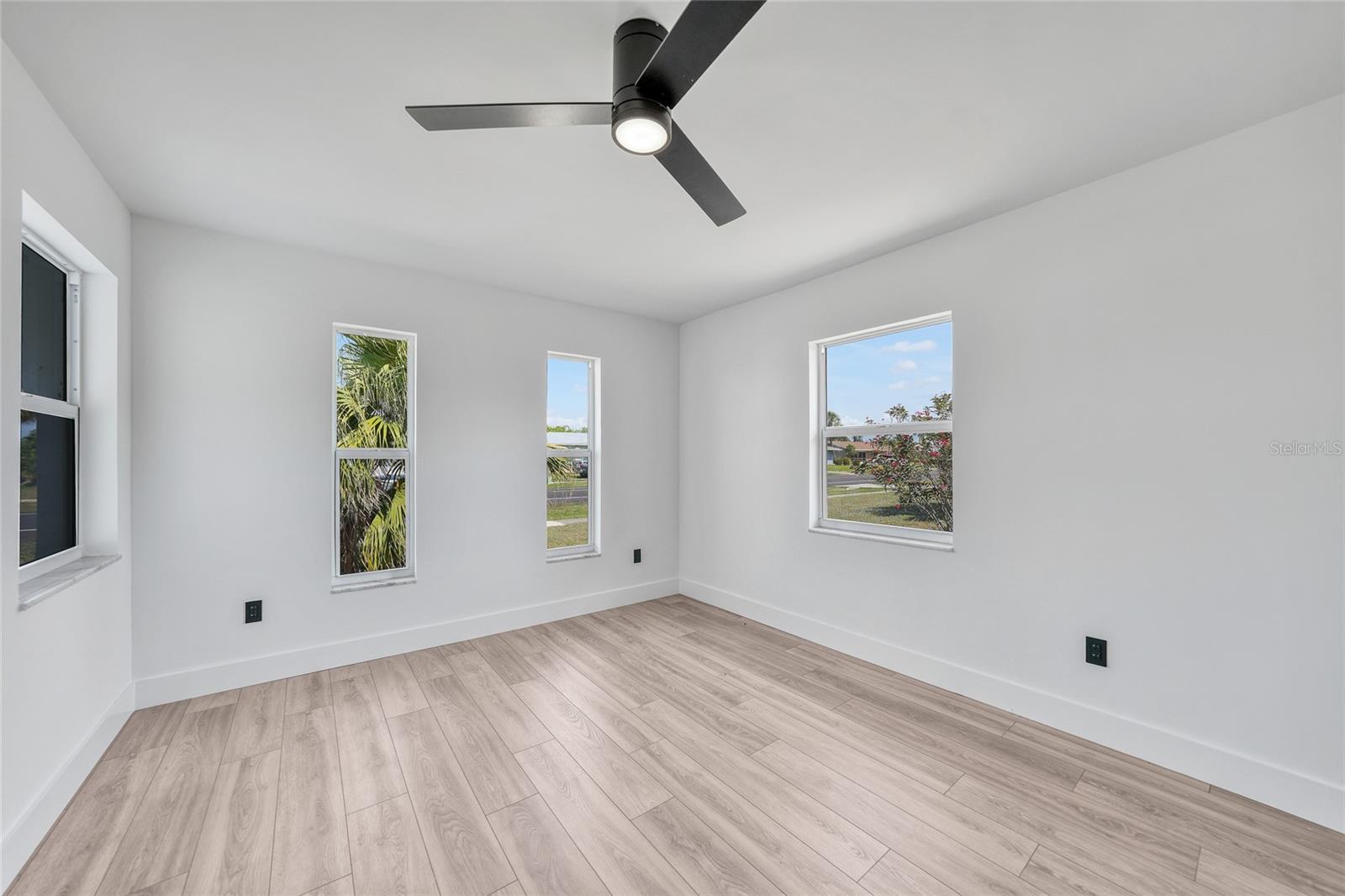 Image 20 of 36 For 2166 Beacon Drive