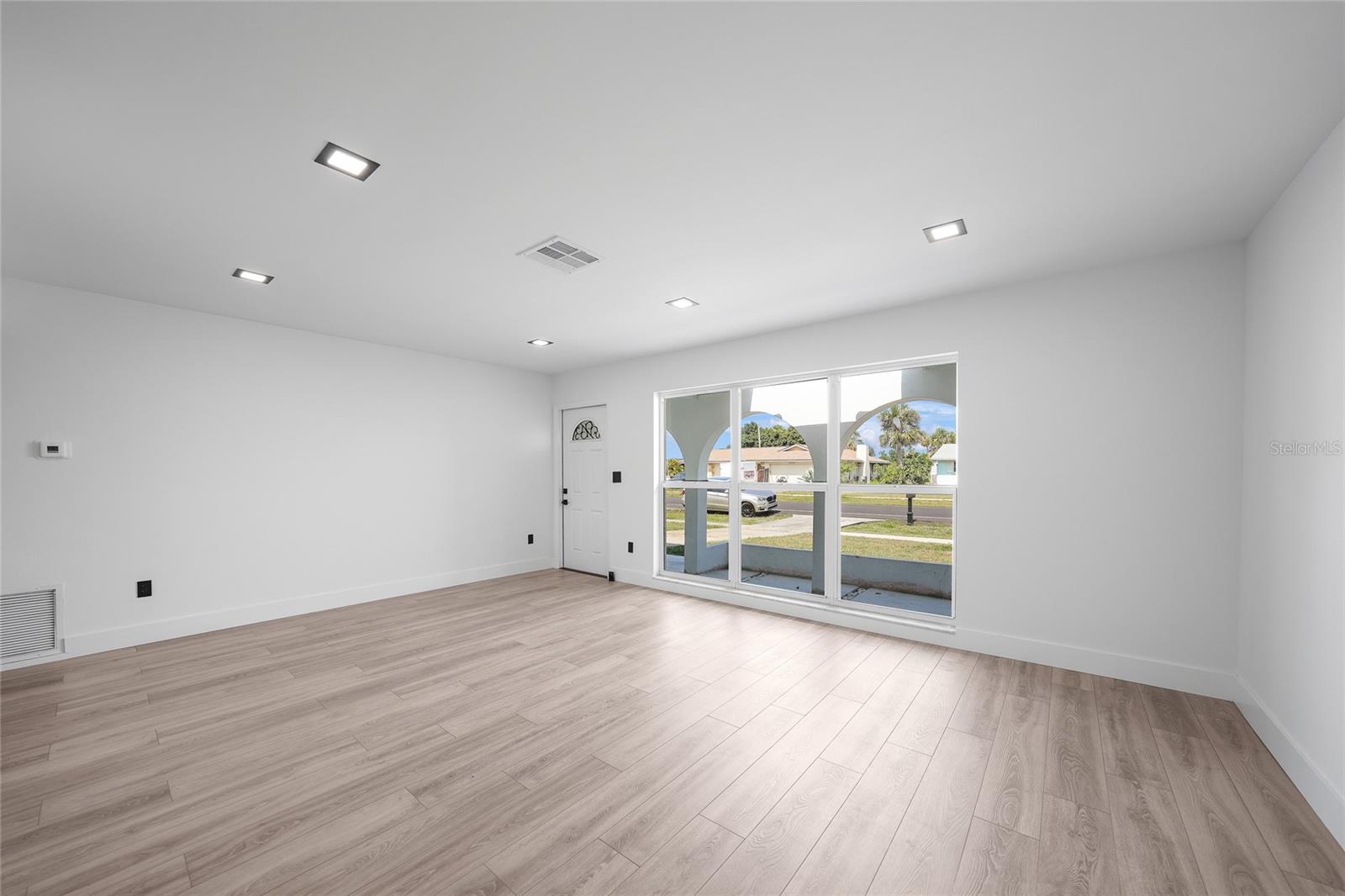 Image 3 of 36 For 2166 Beacon Drive