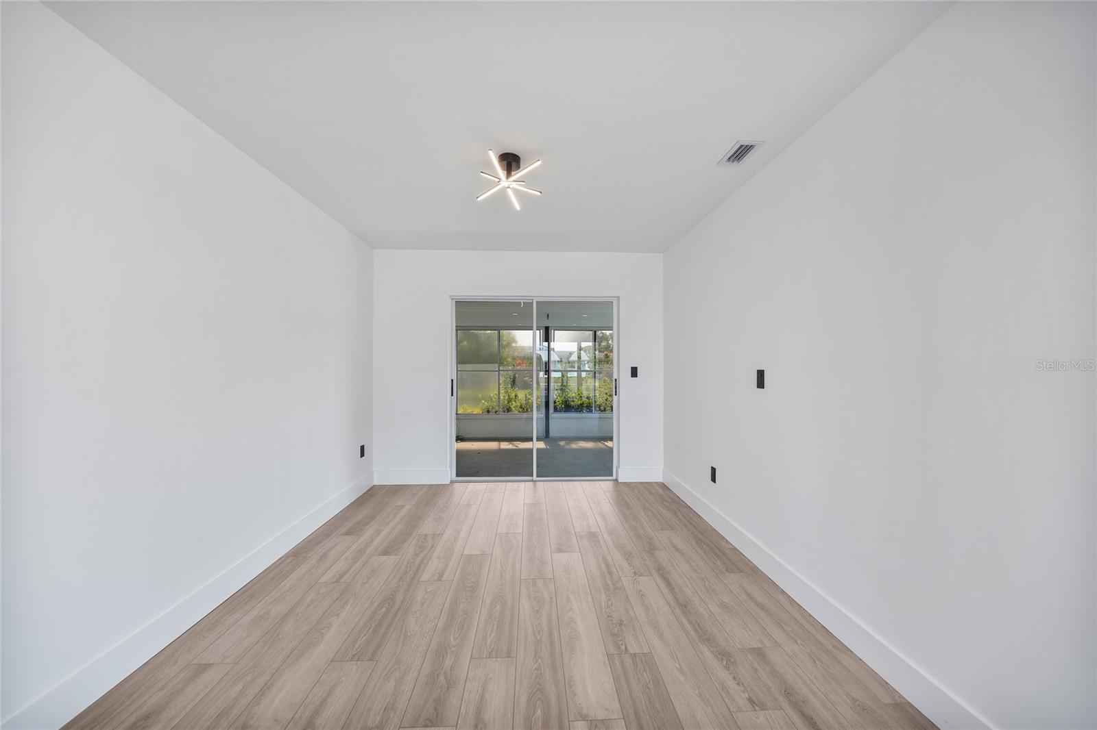 Image 6 of 36 For 2166 Beacon Drive
