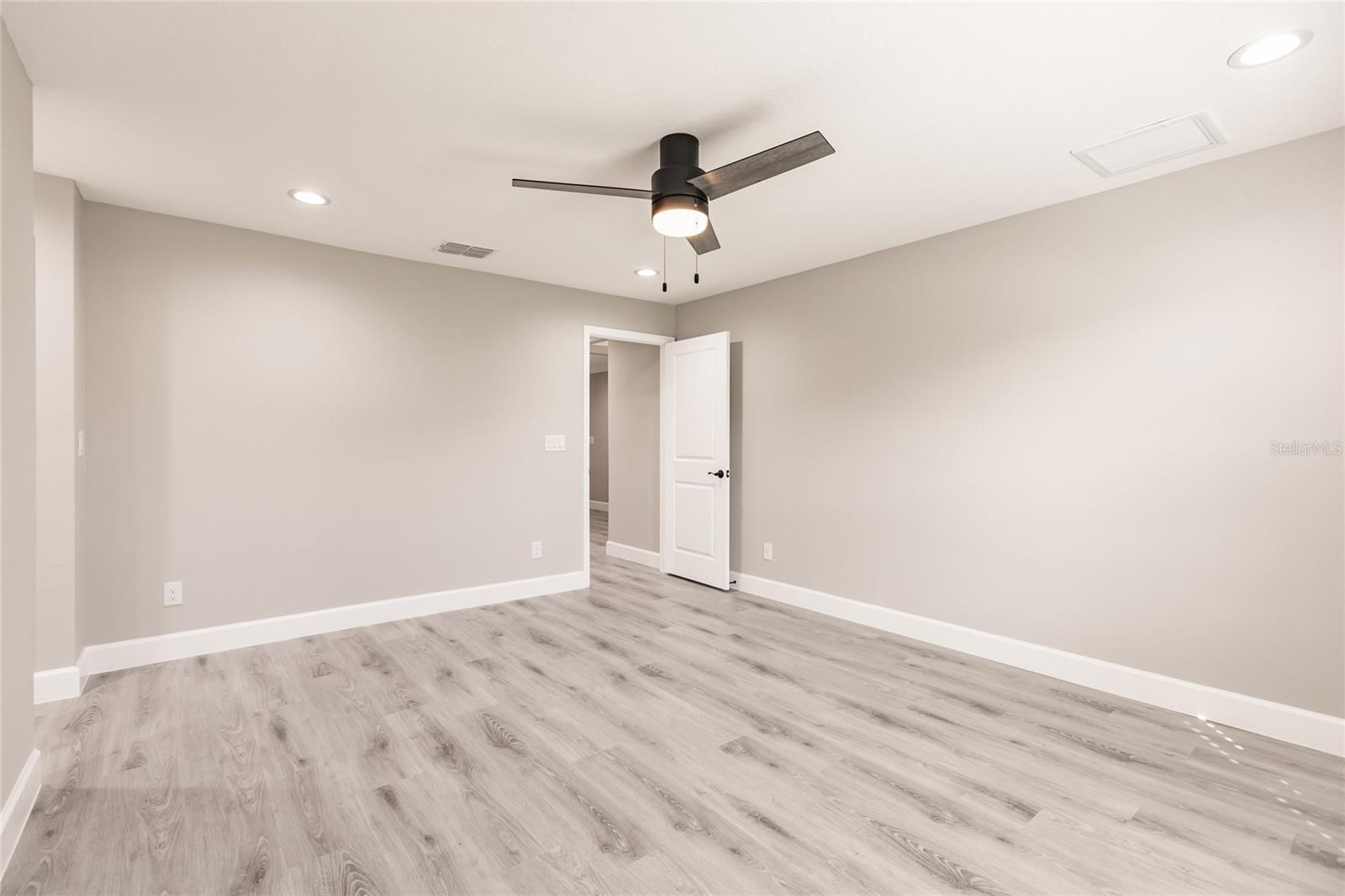 Image 26 of 44 For 16280 Minorca Drive