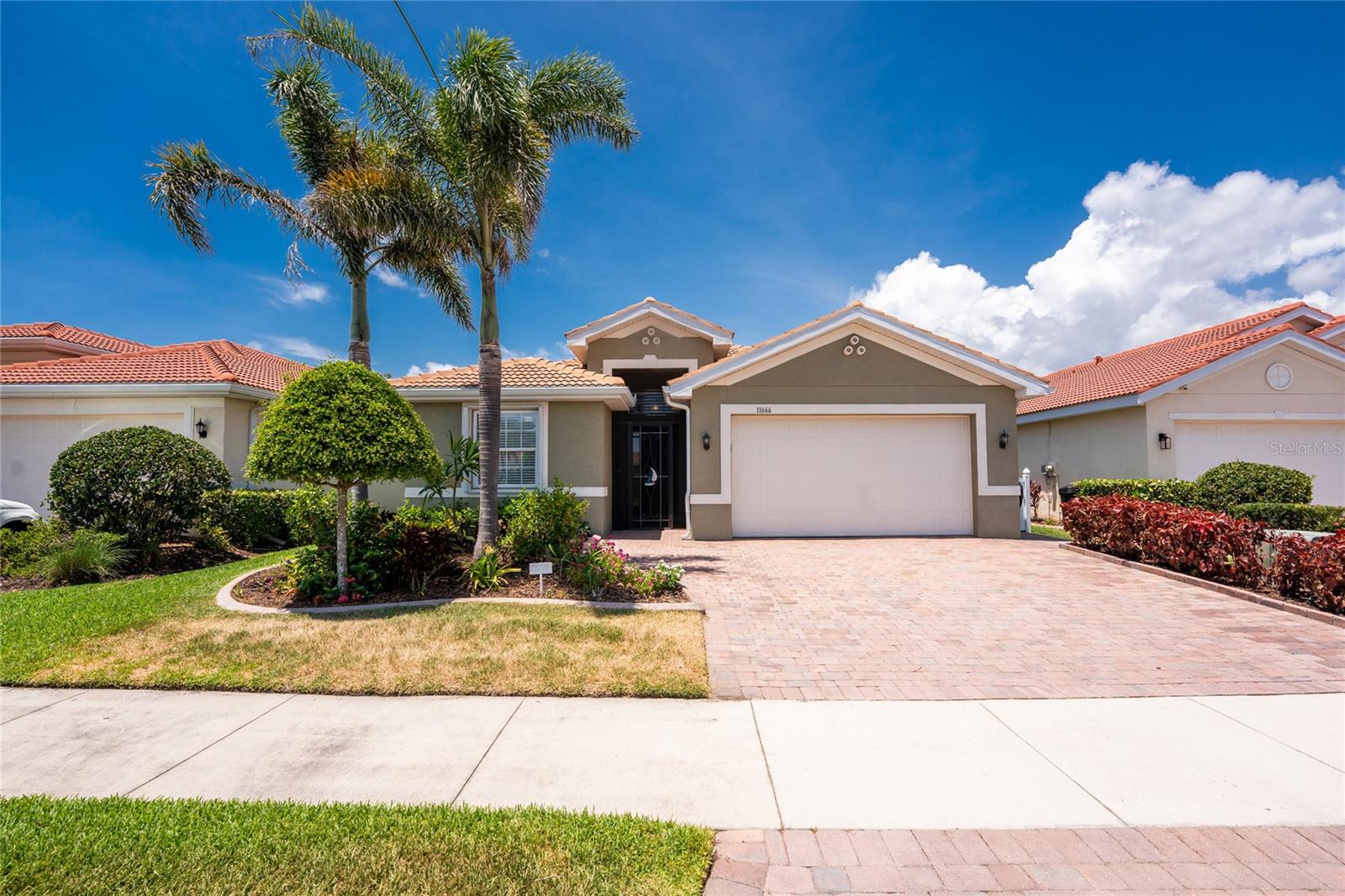 Image 2 of 71 For 11666 Parrotfish Street