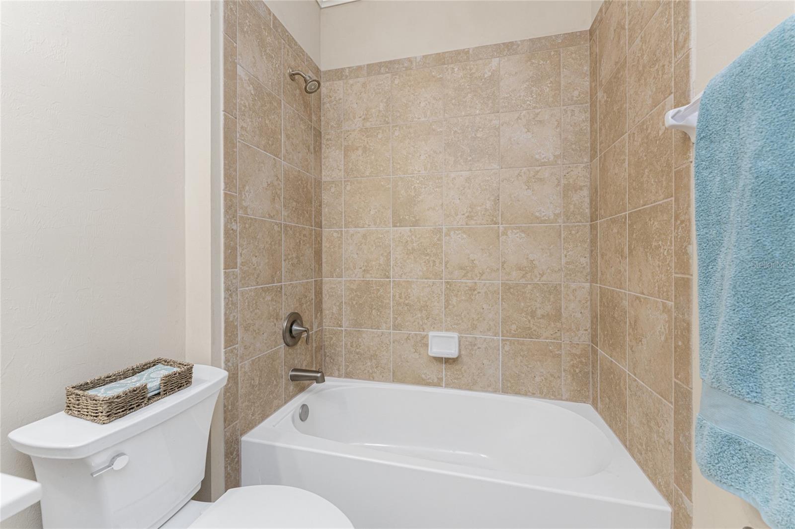 Image 47 of 71 For 11666 Parrotfish Street