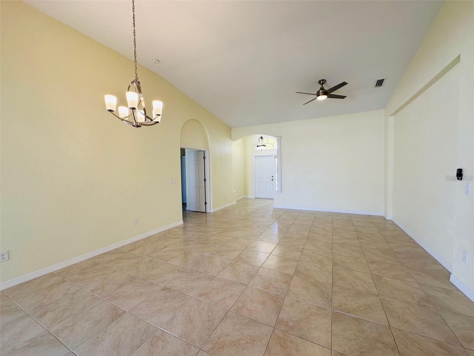 Image 10 of 39 For 9423 Rosebud Circle