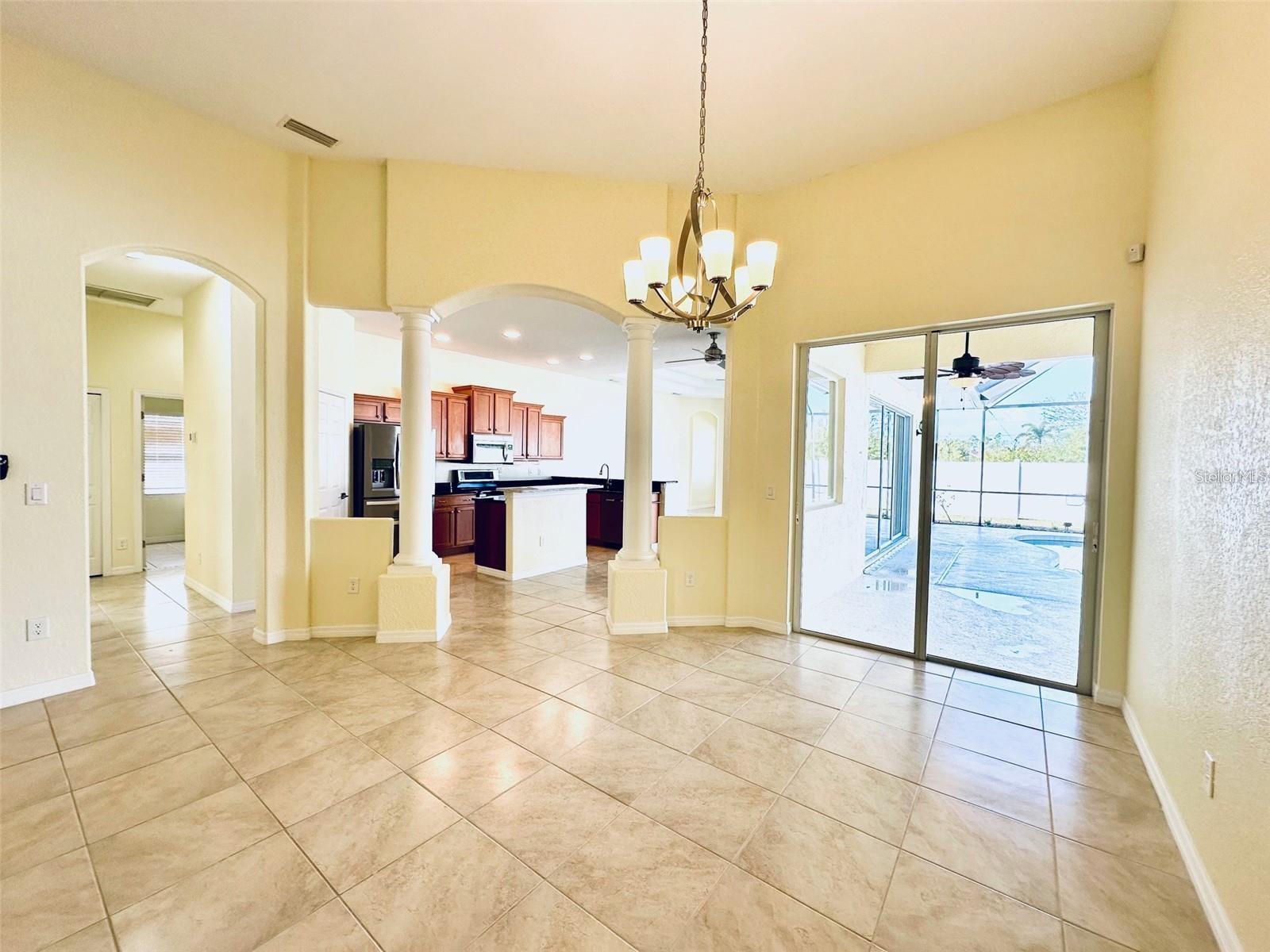 Image 12 of 39 For 9423 Rosebud Circle