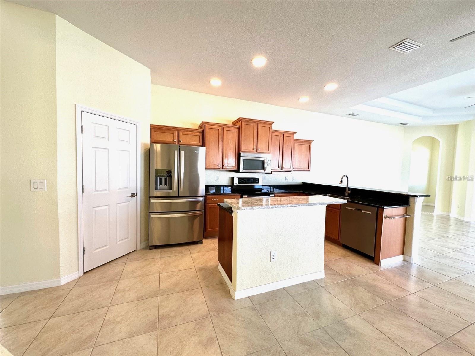 Image 16 of 39 For 9423 Rosebud Circle