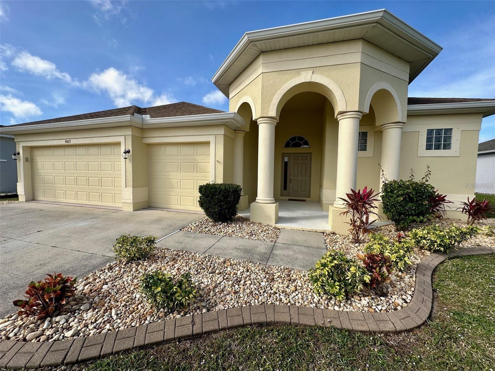 Image 2 of 39 For 9423 Rosebud Circle