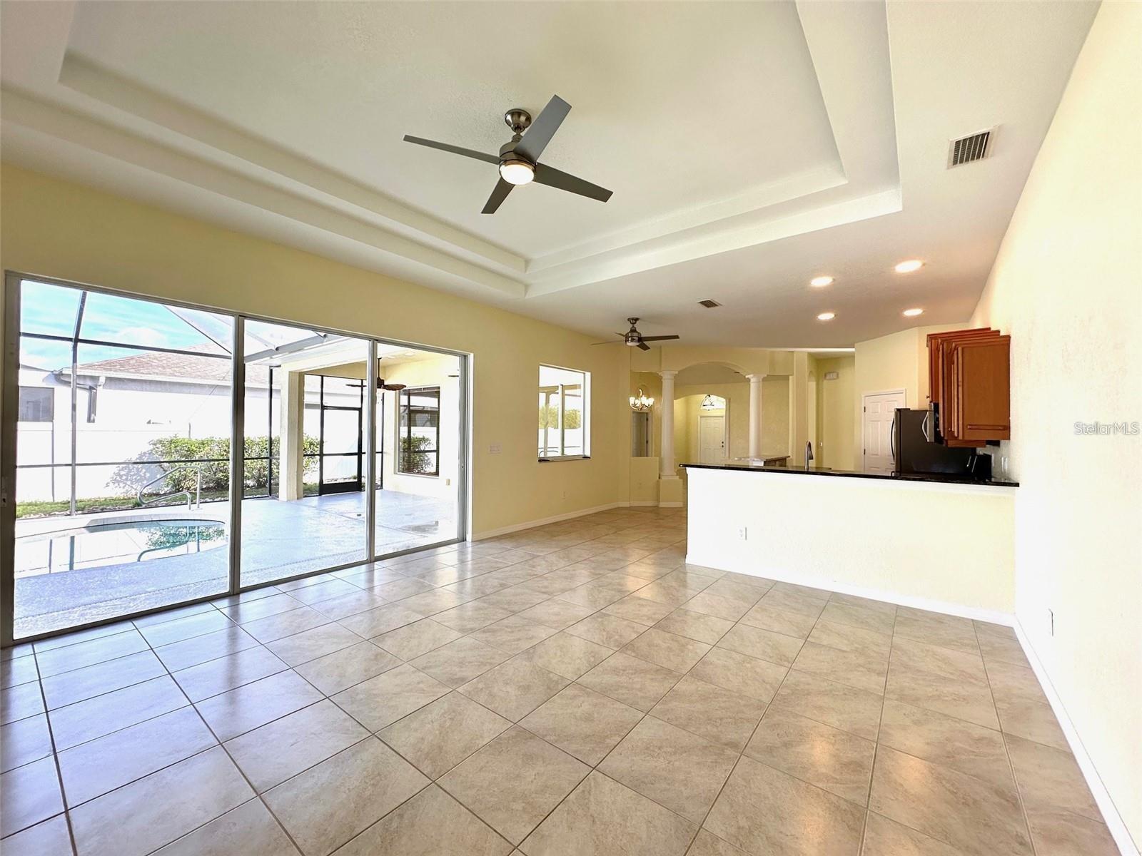 Image 20 of 39 For 9423 Rosebud Circle