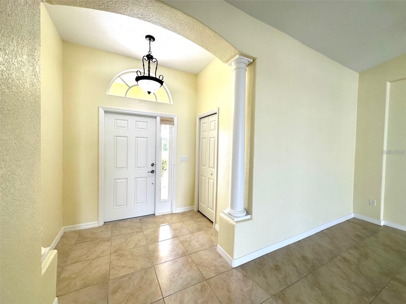 Image 8 of 39 For 9423 Rosebud Circle