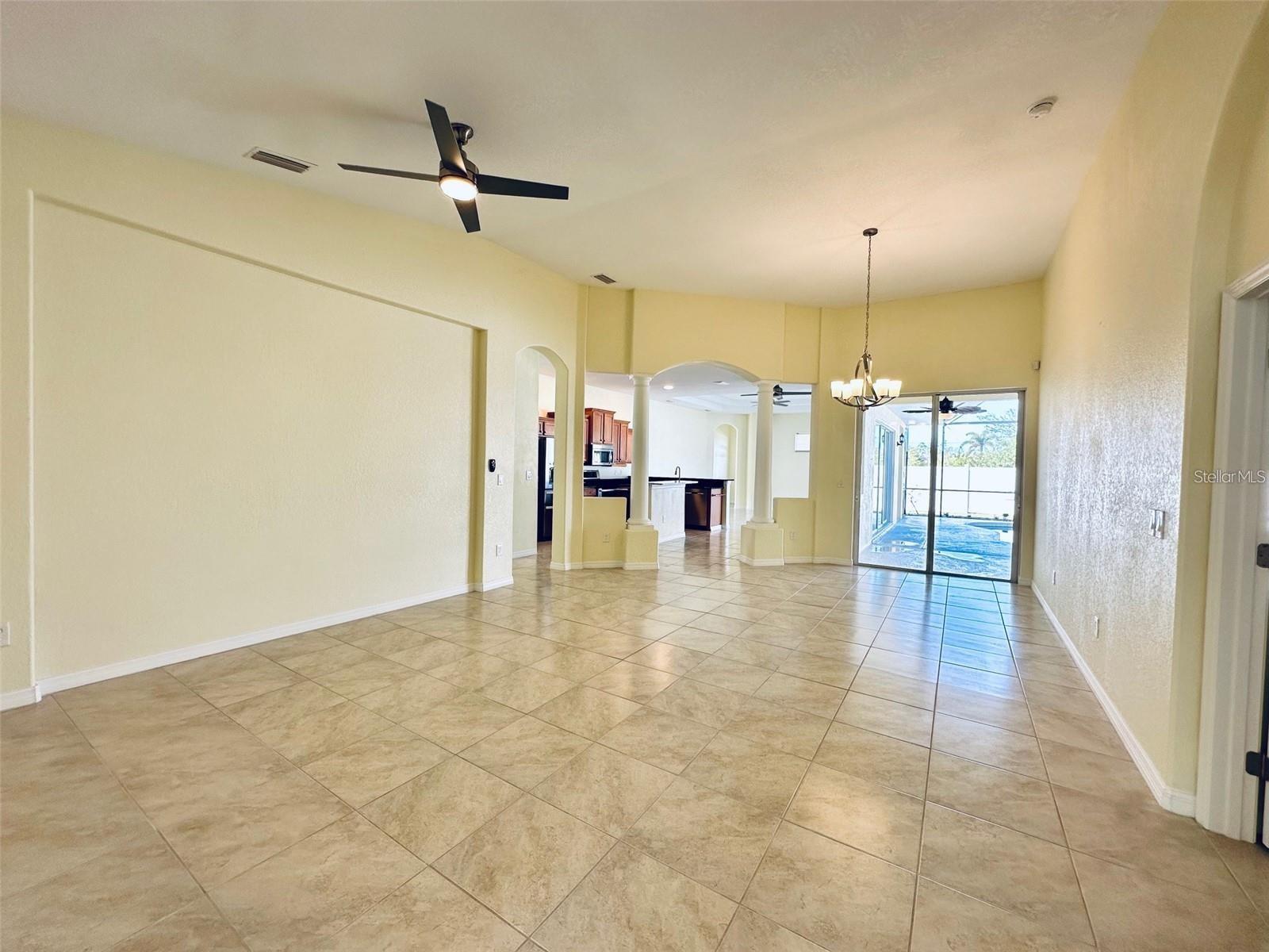Image 9 of 39 For 9423 Rosebud Circle