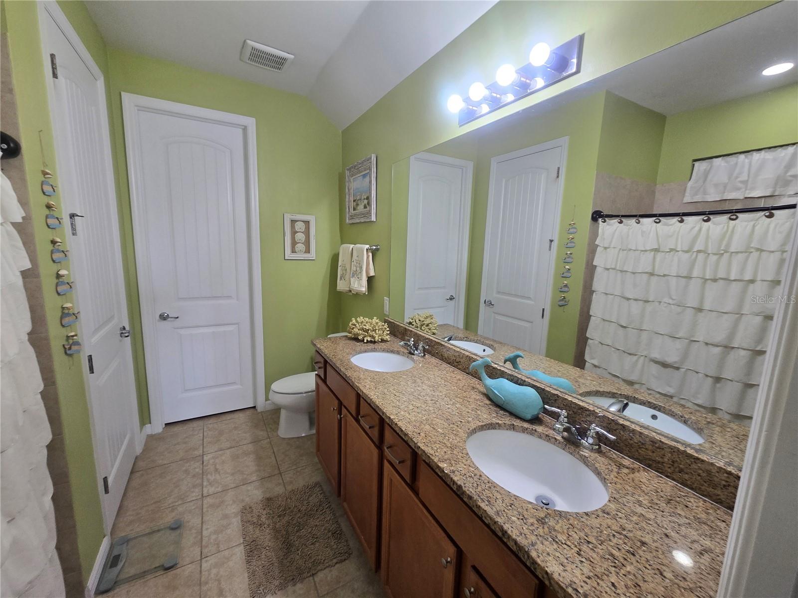 Image 19 of 39 For 2739 Sherman Oak Drive