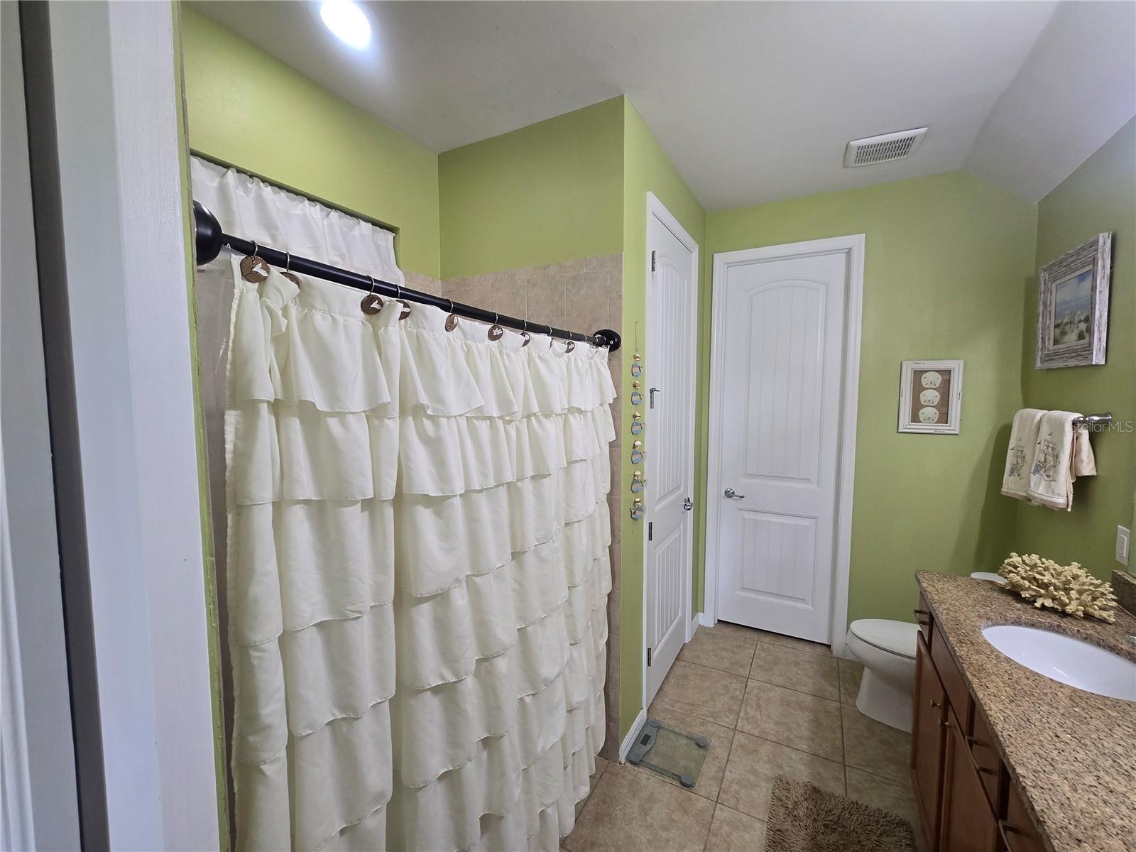 Image 20 of 39 For 2739 Sherman Oak Drive