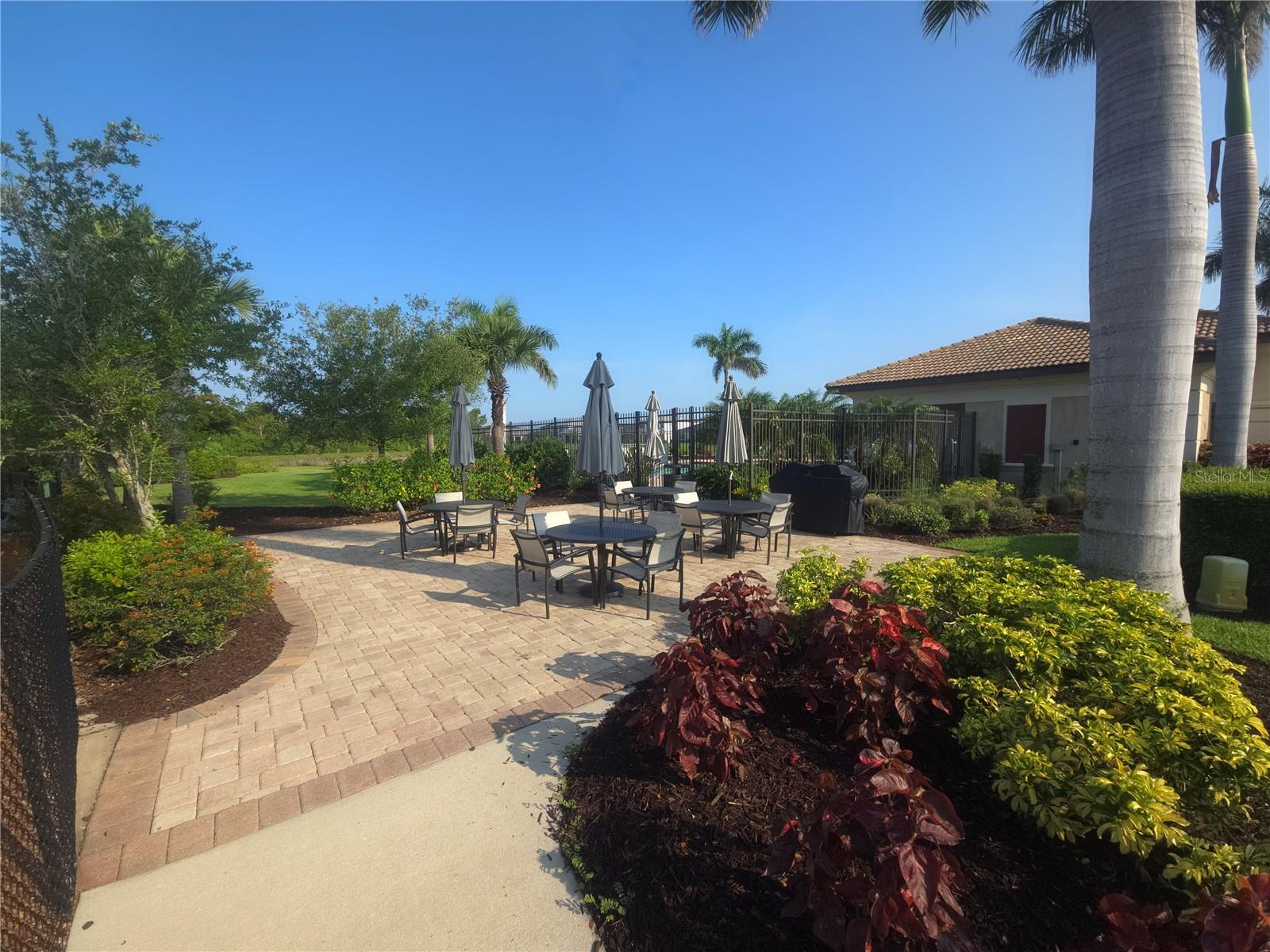 Image 40 of 40 For 2739 Sherman Oak Drive