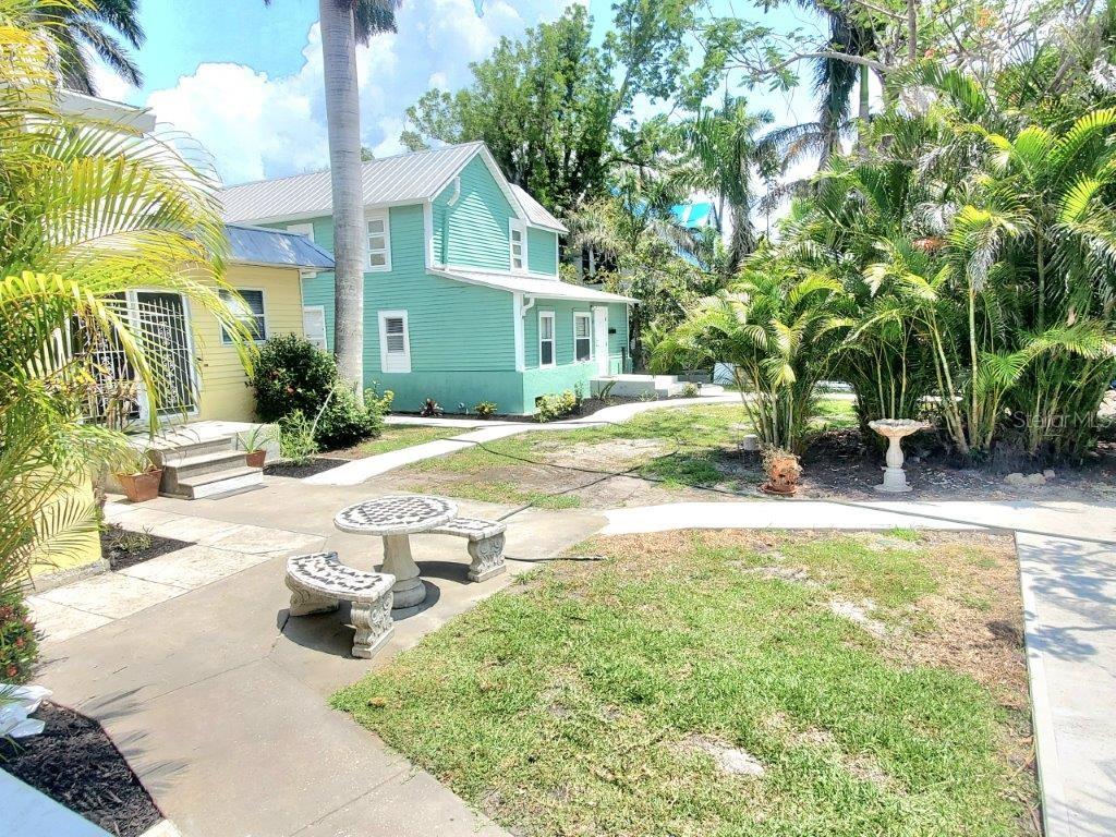 Image 3 of 16 For 461 Marion Avenue A