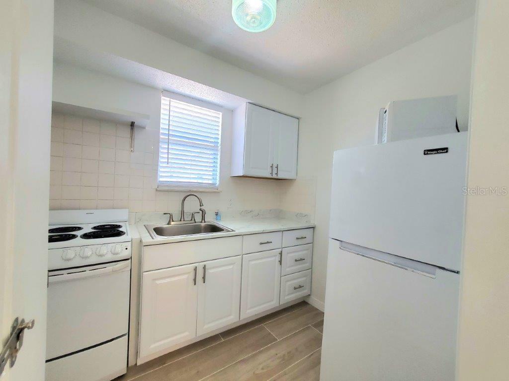 Image 8 of 16 For 461 Marion Avenue A