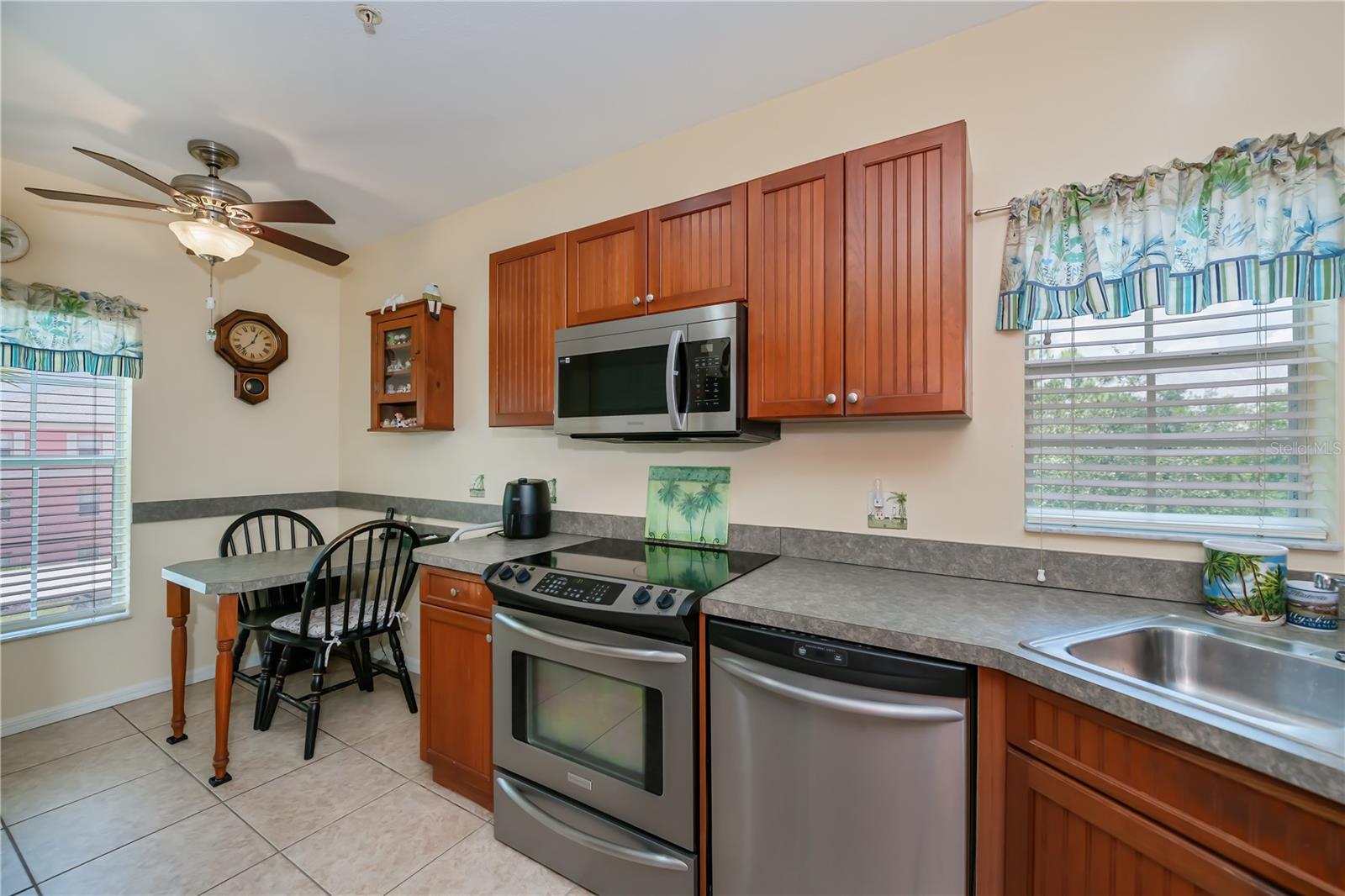 Image 20 of 49 For 2060 Willow Hammock Circle 301
