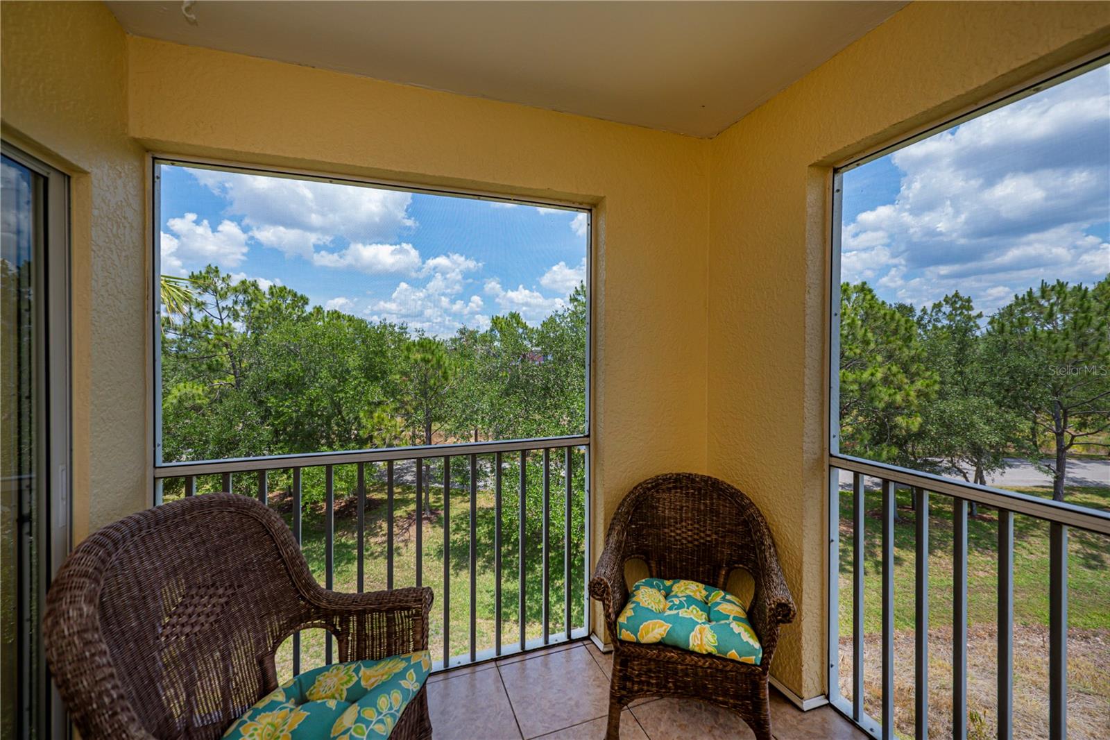 Image 38 of 49 For 2060 Willow Hammock Circle 301
