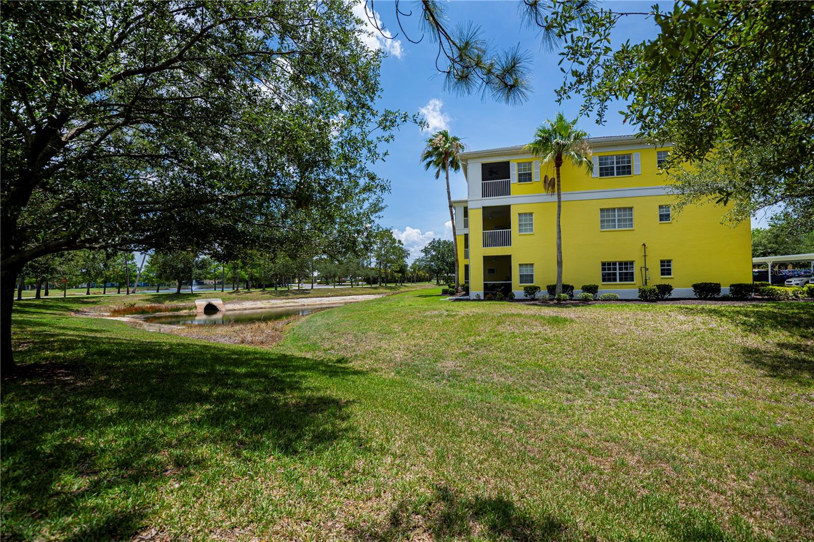 Image 40 of 49 For 2060 Willow Hammock Circle 301