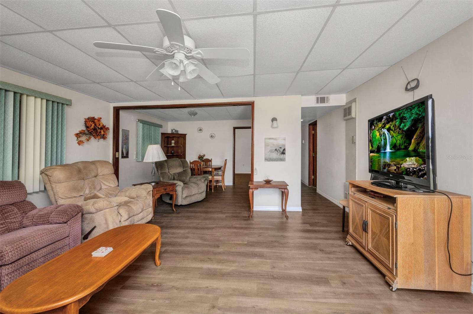 Image 10 of 35 For 426 Burland Street