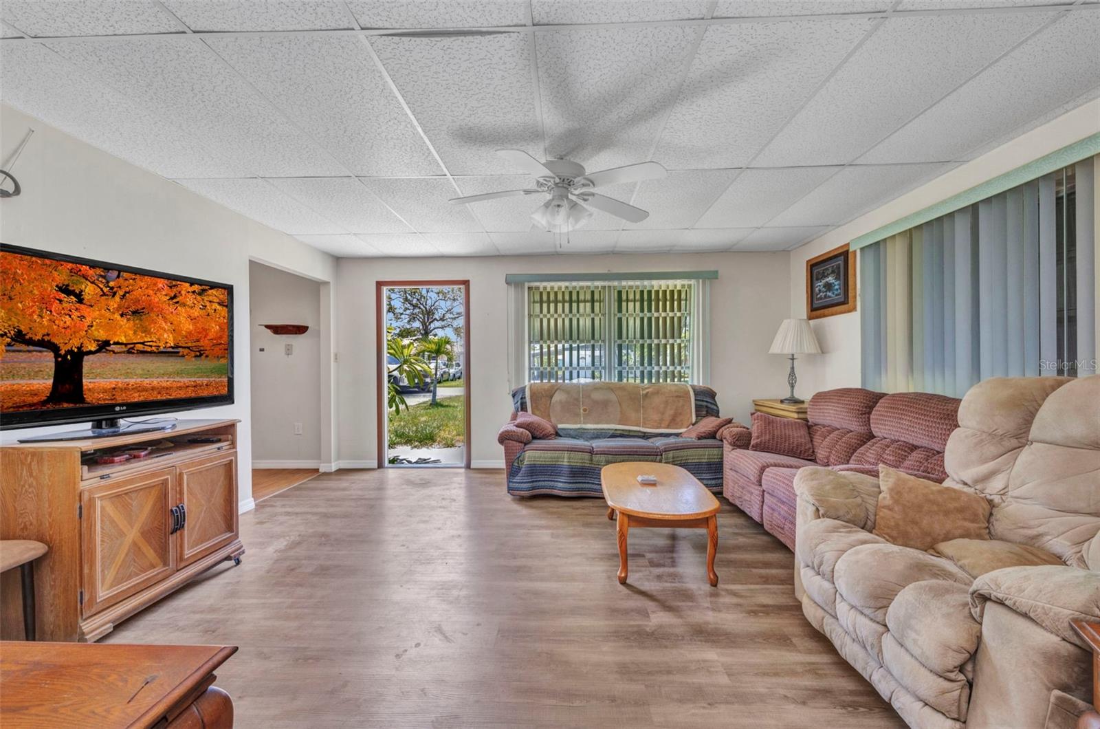 Image 13 of 35 For 426 Burland Street