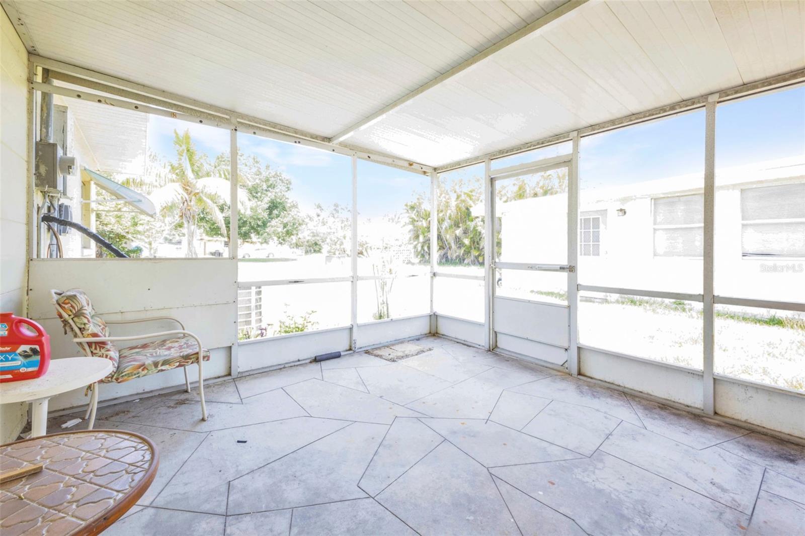 Image 29 of 35 For 426 Burland Street