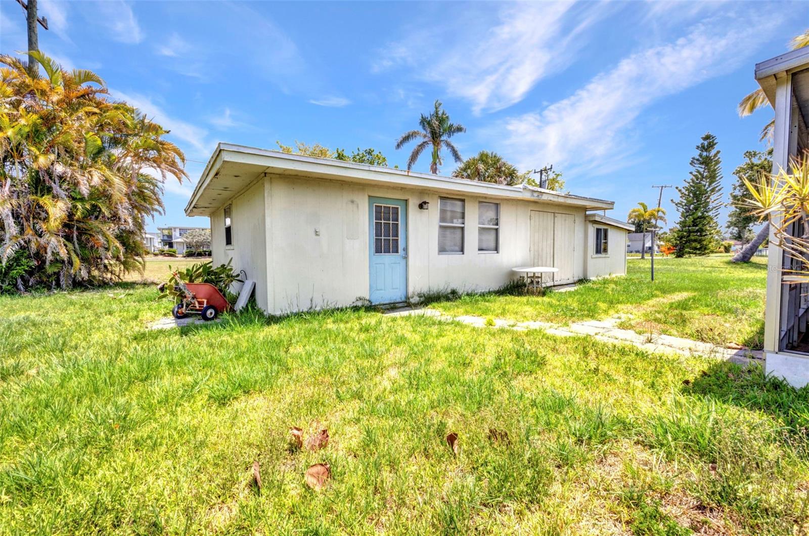 Image 32 of 35 For 426 Burland Street