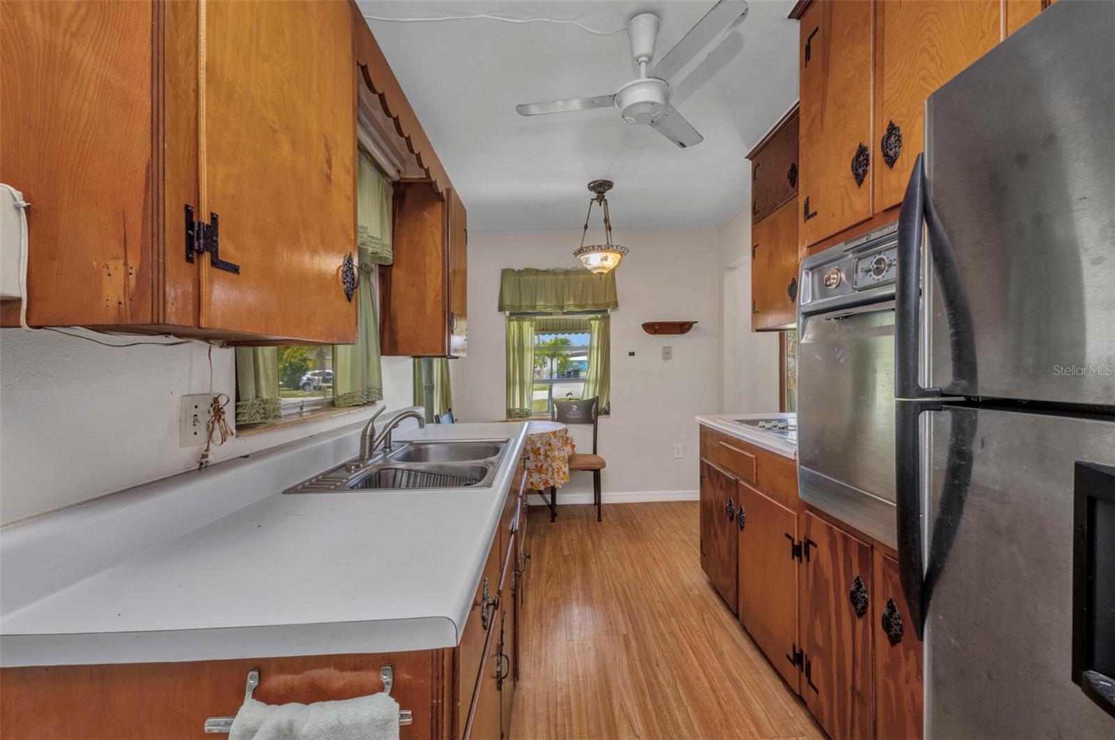 Image 7 of 35 For 426 Burland Street