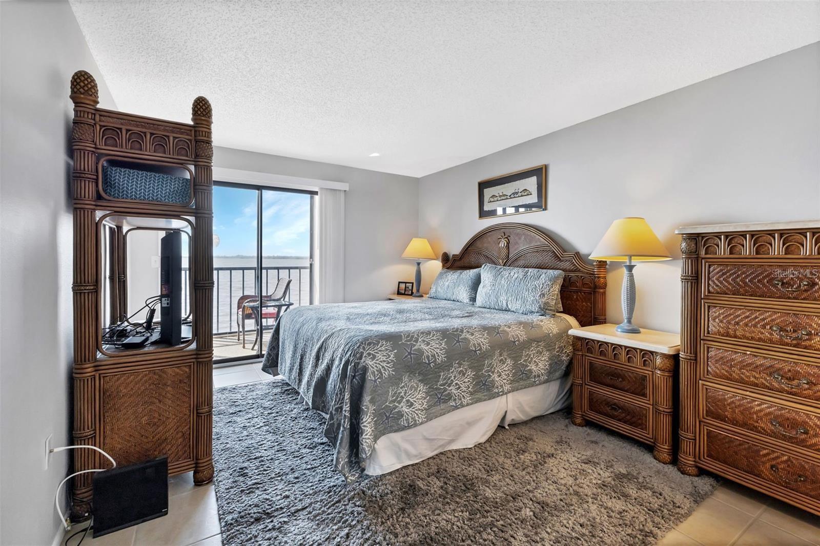 Image 13 of 28 For 14459 River Beach Drive 129