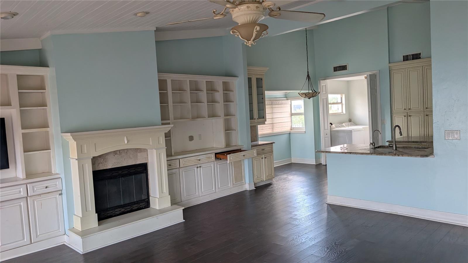 Image 3 of 15 For 719 51st Terrace