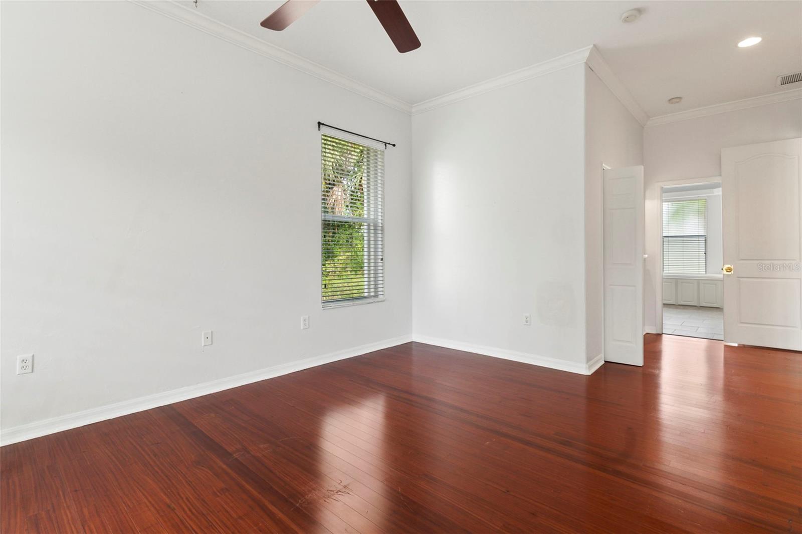 Image 21 of 48 For 281 Hallcrest Terrace