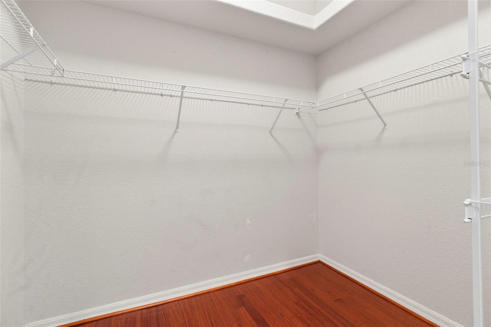 Image 22 of 48 For 281 Hallcrest Terrace