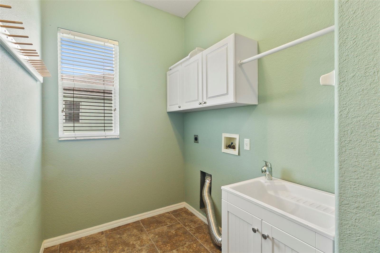 Image 36 of 48 For 281 Hallcrest Terrace