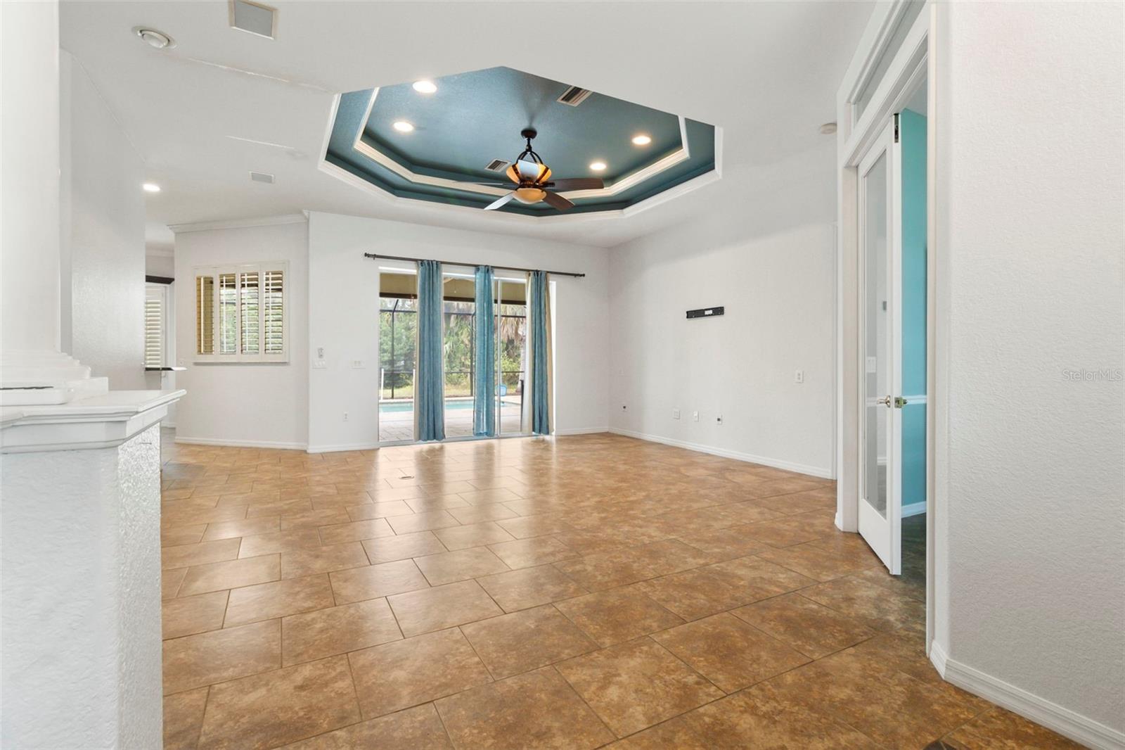 Image 6 of 48 For 281 Hallcrest Terrace