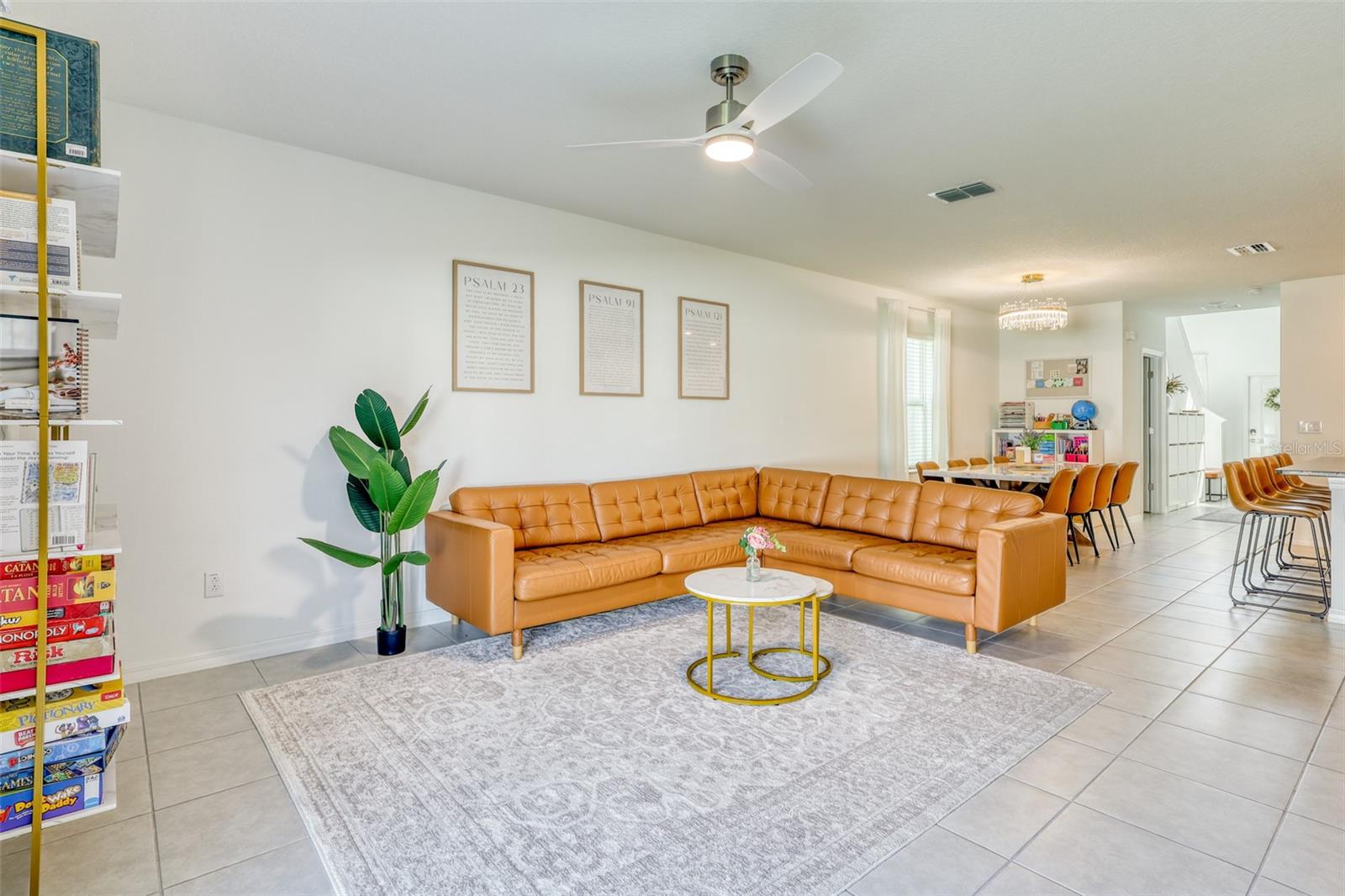 Image 2 of 41 For 111 Rain Lily Avenue